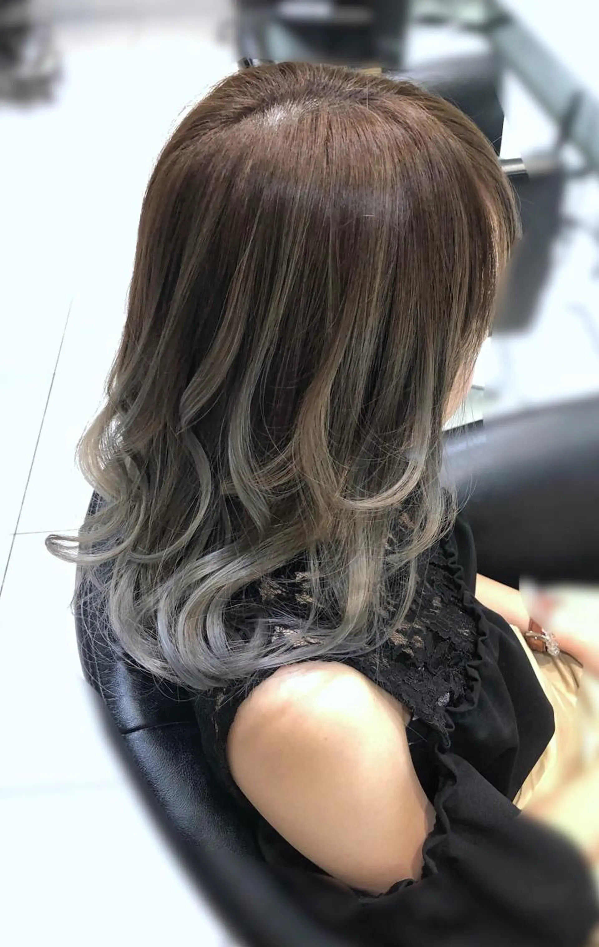 ロング カラー グラデーションカラー グレージュ ハイライトカラー ハイライト ✨髪質改善✨ 田西　基彦のヘアスタイル