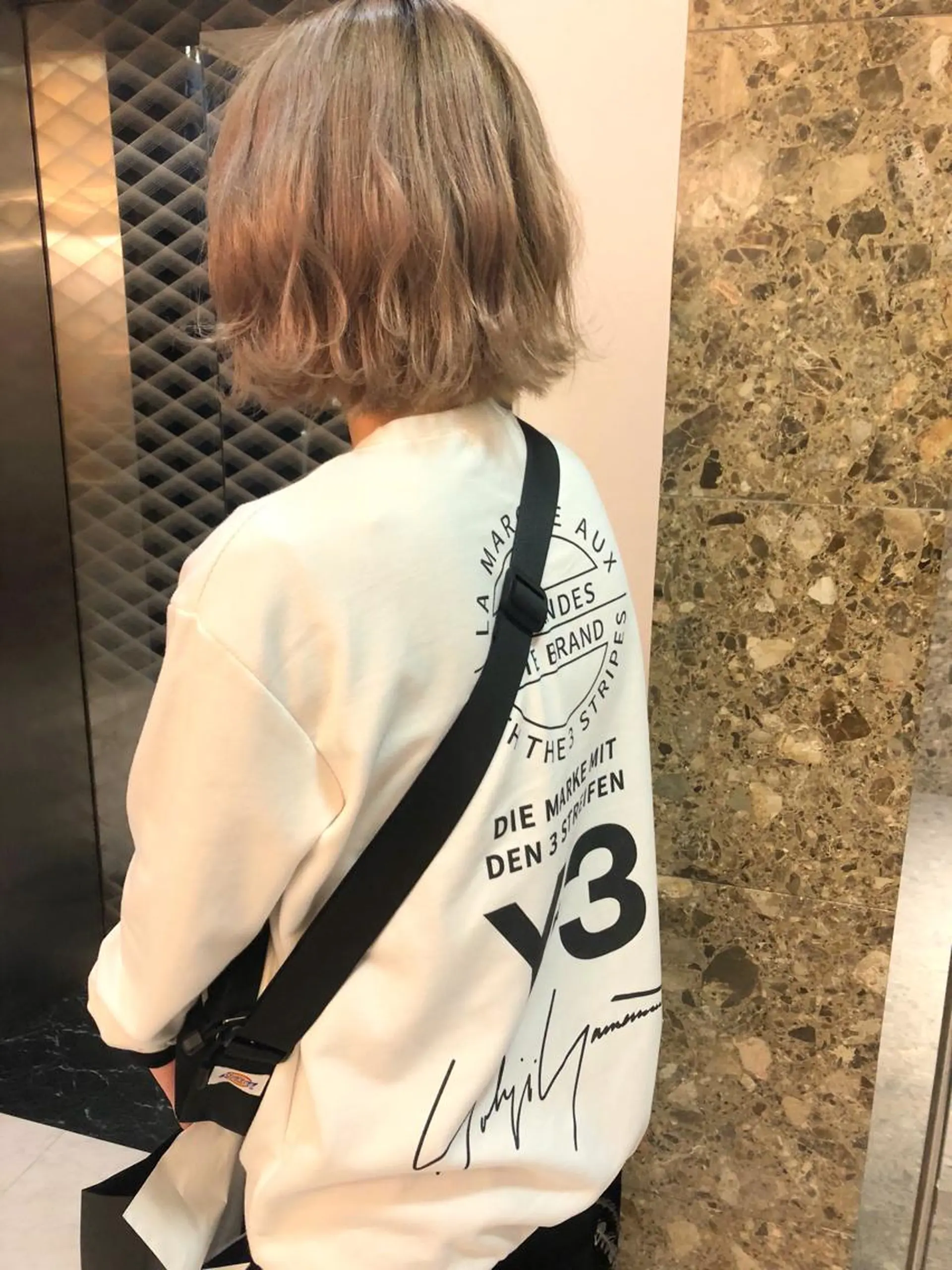 ミディアム カラー ベージュカラー ブリーチ ハイトーンカラー ラベンダーカラー ラベンダーベージュ Pia hair Design Yakuin所属・Pia ツボイ ケイタのヘアスタイル