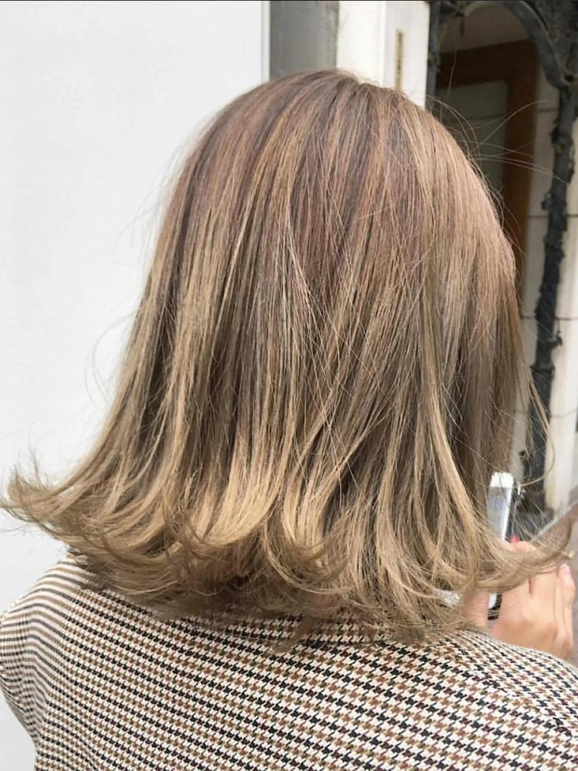 セミロング salowin 原宿 aroa所属・韓国／ハッシュカット ／透明感カラー／金野のヘアスタイル