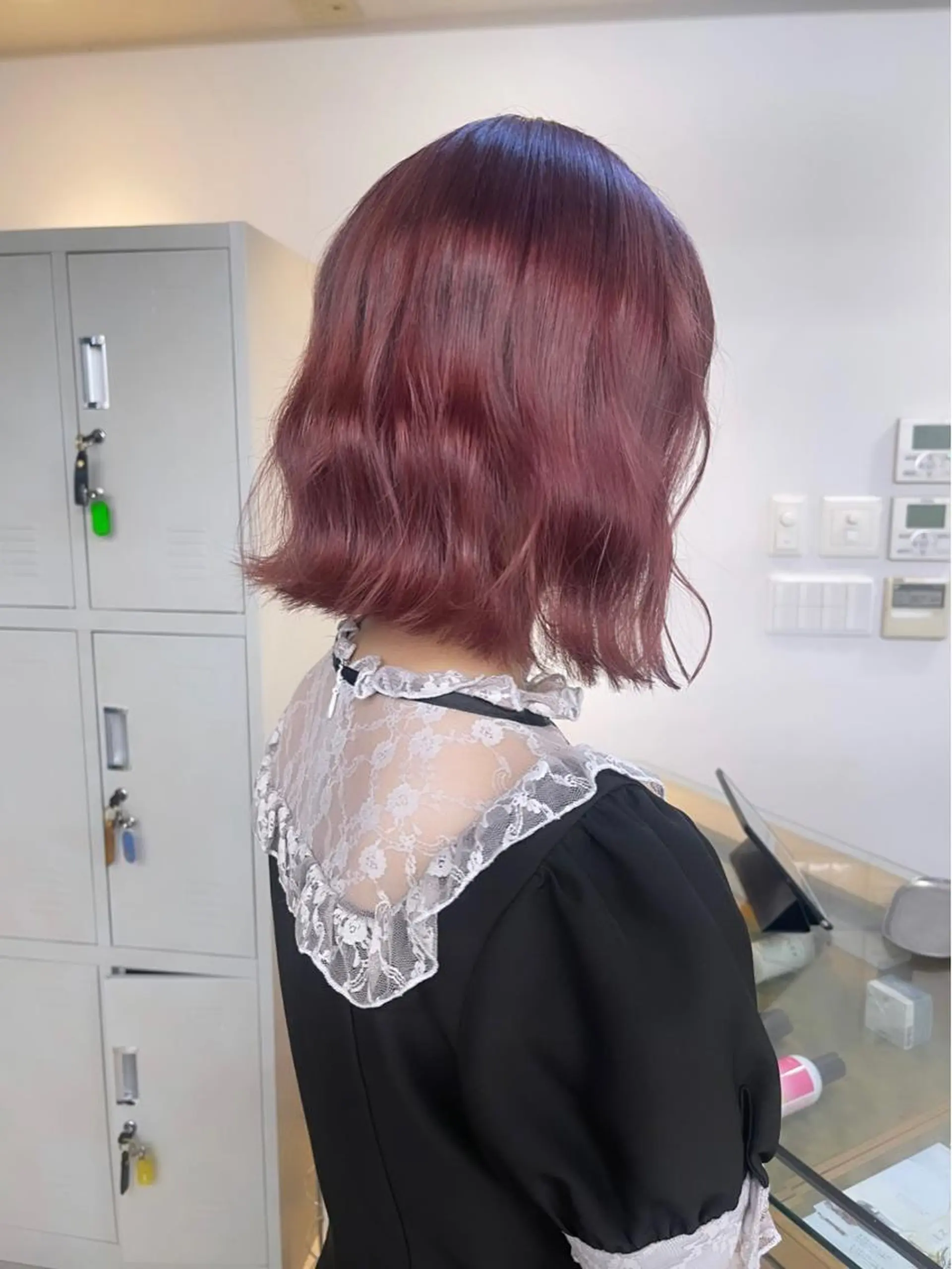 ミディアム カラー ブリーチ カシス ピンクカラー ヘアカラー トリートメント 渋谷ケアブリーチ Suuのヘアスタイル