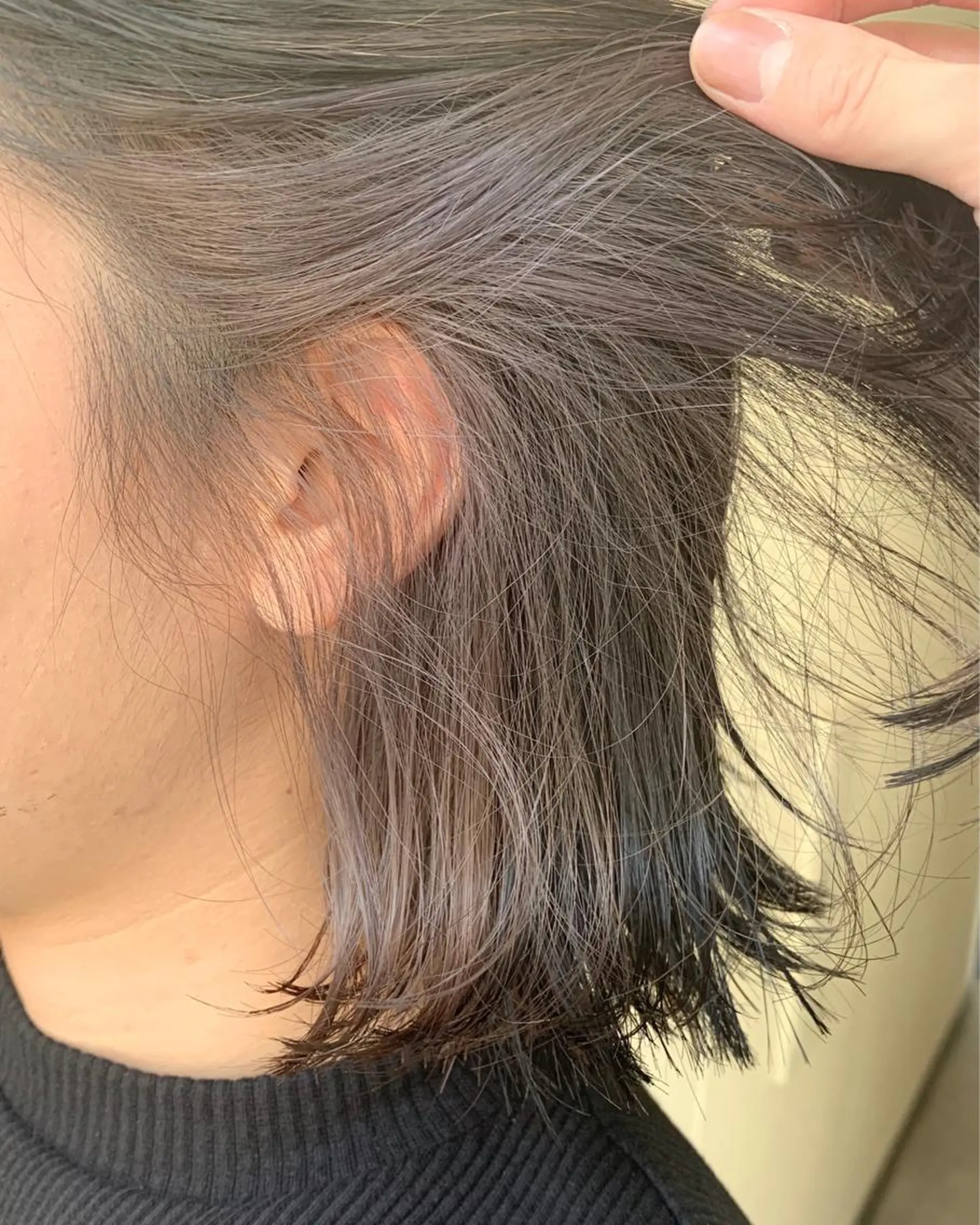 カラー シルバー iLi所属・iLi 《イリ》のヘアスタイル