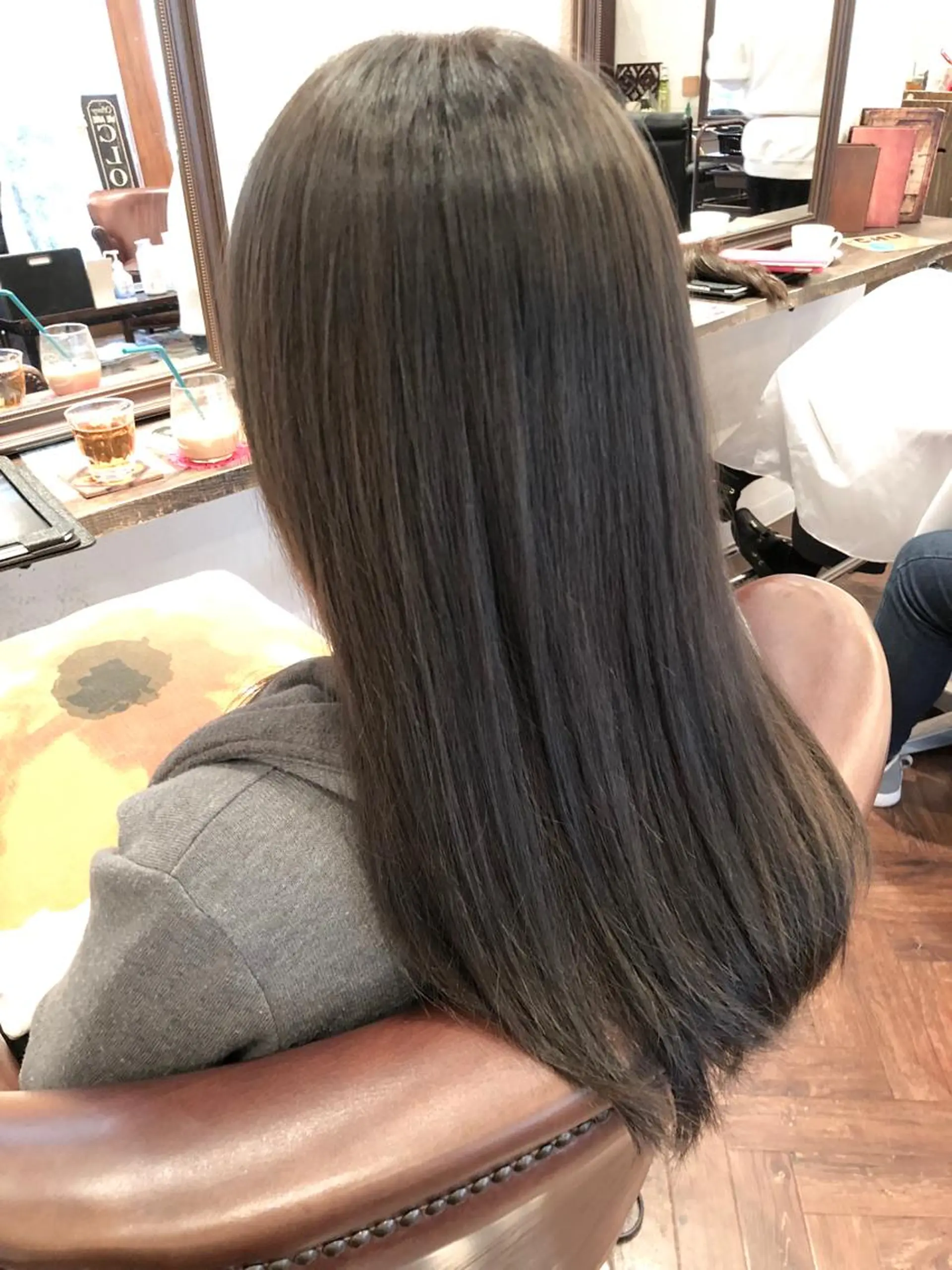 ロング カラー グレージュ ヘアカラー トリートメント いしだ みさきのヘアスタイル