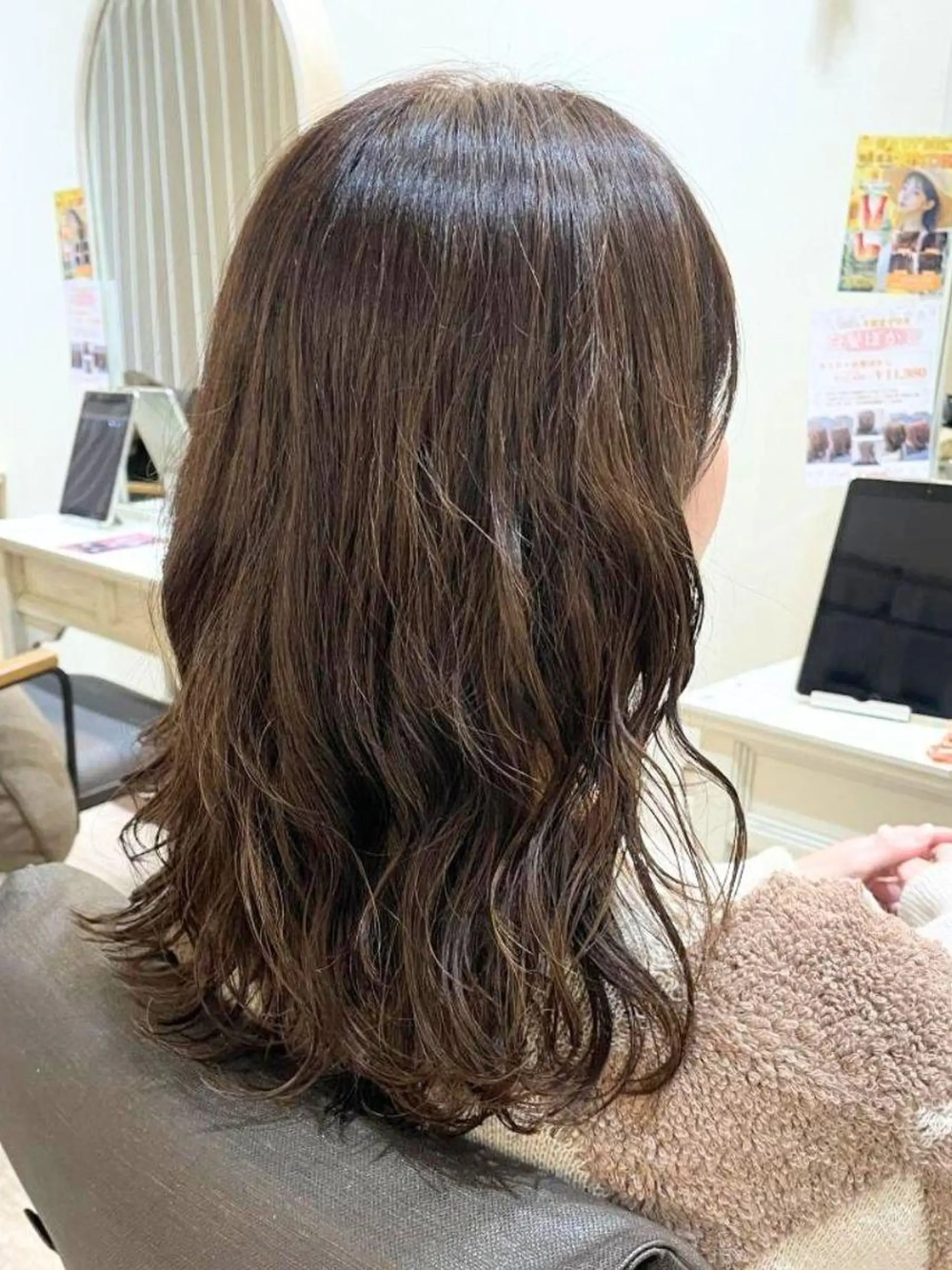 ロング 艶カラー／ レイヤー／栄／あやかのヘアスタイル