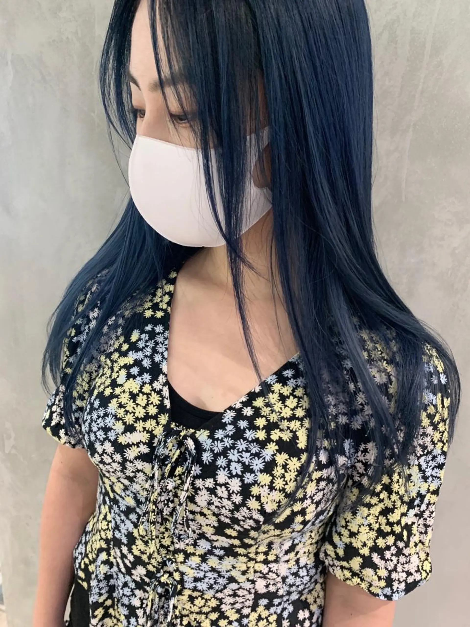 ロング カラー ブリーチ ブルーカラー ダブルカラー ネイビーカラー カット ヘアカラー トリートメント 艶ハイトーン/ヘア アレンジAYAKAのヘアスタイル