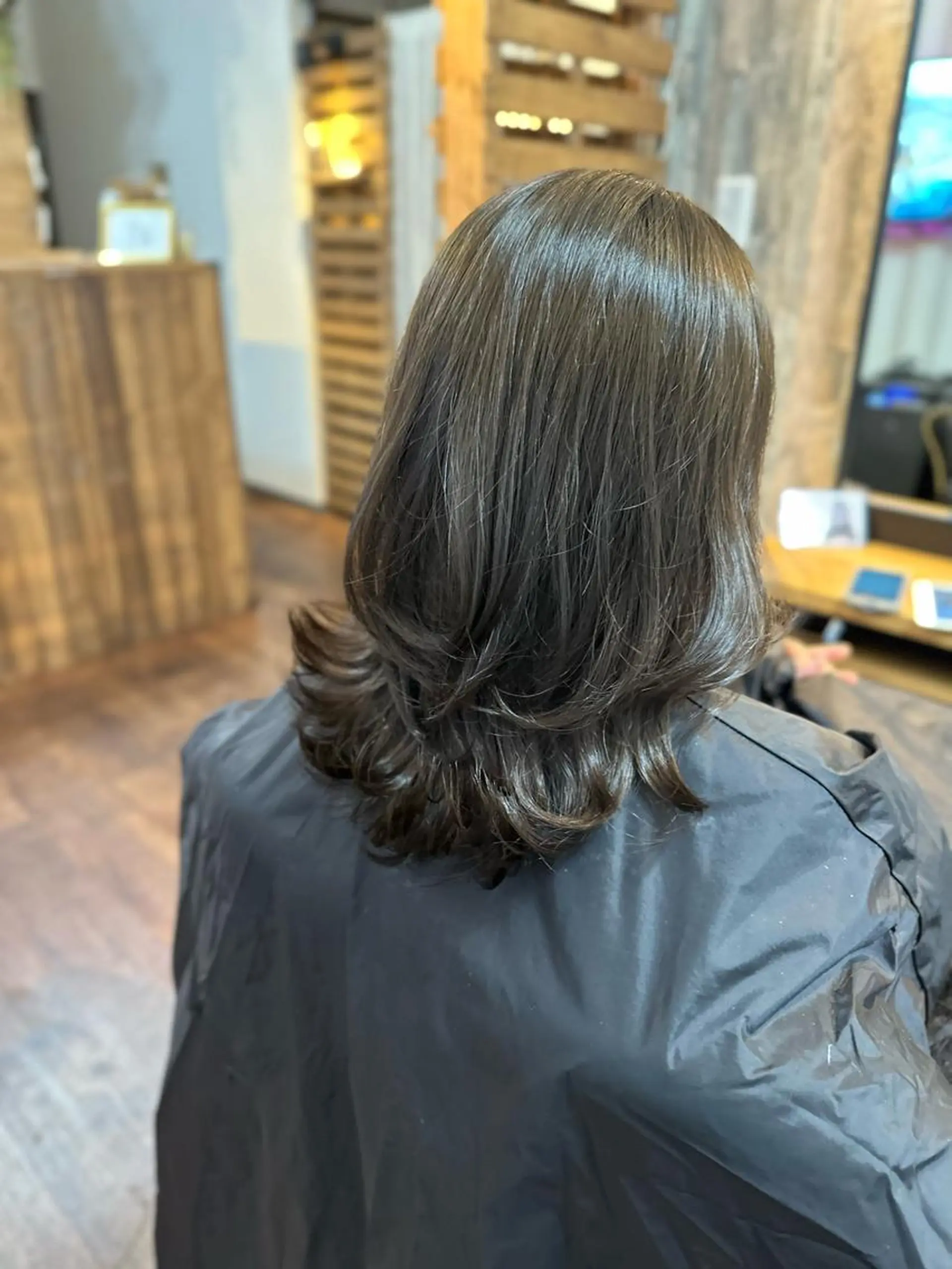 ミディアム カラー ミディアムレイヤー レイヤーカット カット ヘアカラー トリートメント Lizir  ルズィール所属・Luzir⭐︎ GEN⭐︎のヘアスタイル