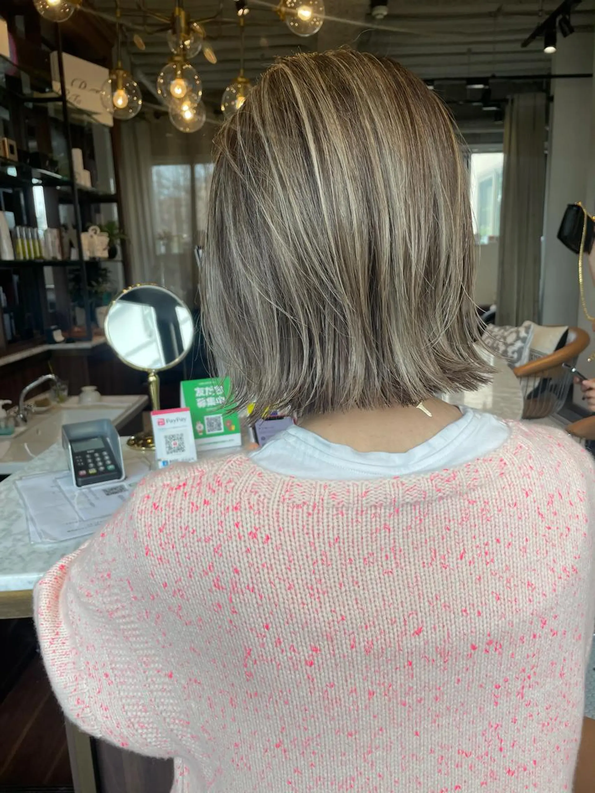 ショート カラー 切りっぱなしボブ ベージュカラー ハイライトカラー ホワイトベージュ ボブ Leverage New York所属・店長 濱口敬太のヘアスタイル