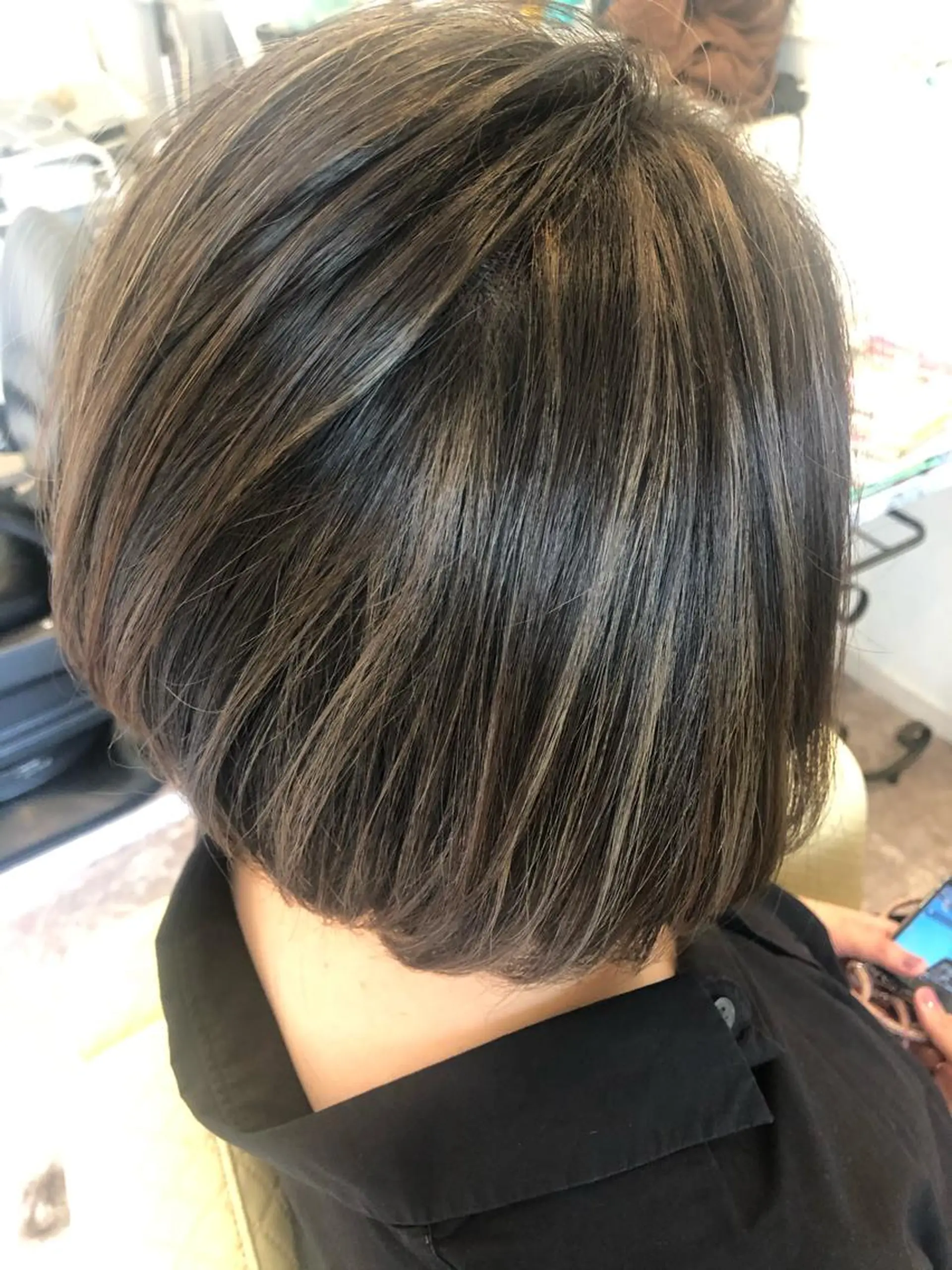 ショート カラー ブリーチ ハイライトカラー ハイライト カット La.fleur ラ.フルールのヘアスタイル