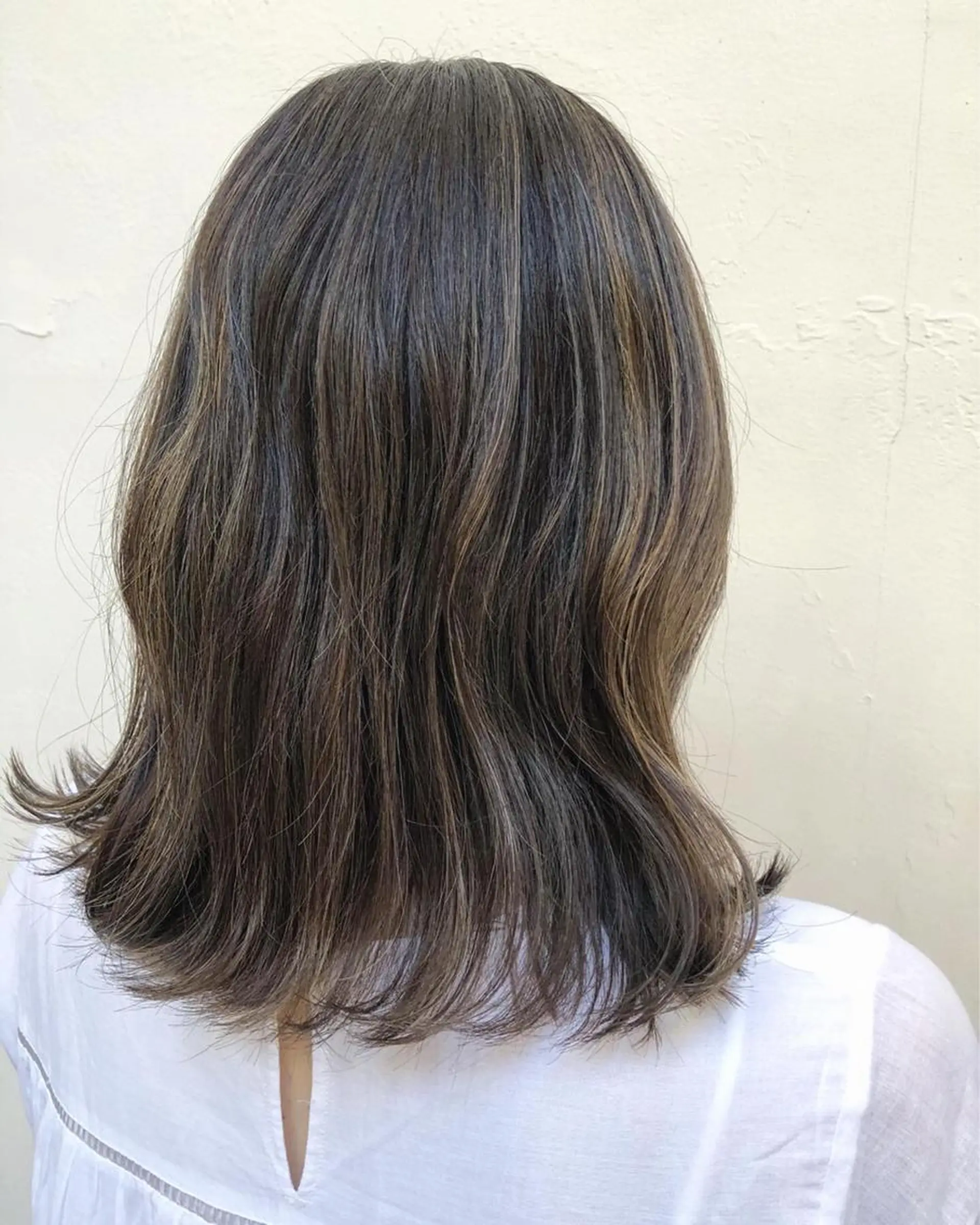 ミディアム カラー アッシュ ベージュカラー 透明感カラー luve heart's And Be  minamisemba所属・脇坂 佳世の眉毛・アイブロウイメージ