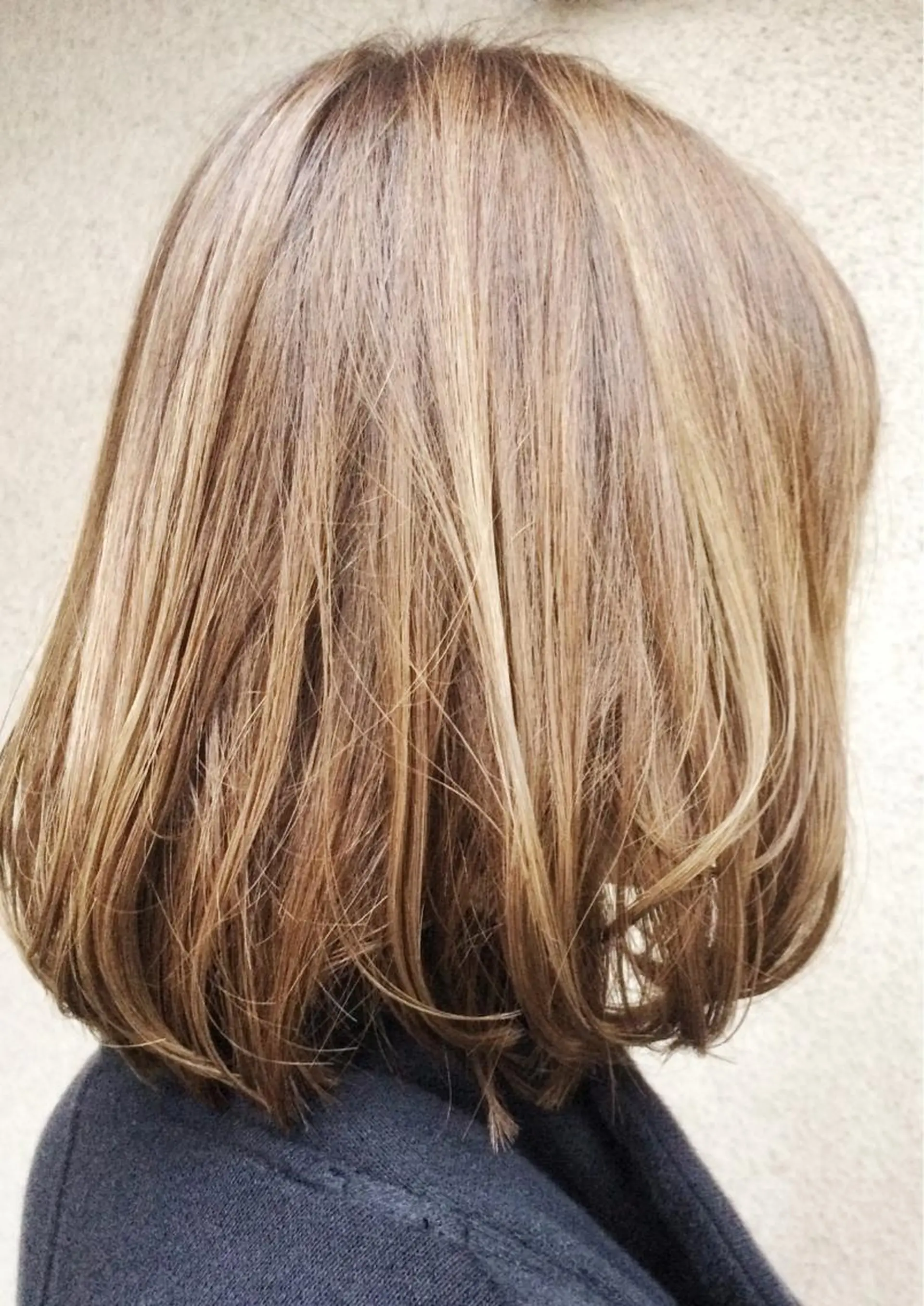 ショート カラー ベージュカラー イルミナカラー ヌーディベージュ vato マンツーマンサロンのヘアスタイル