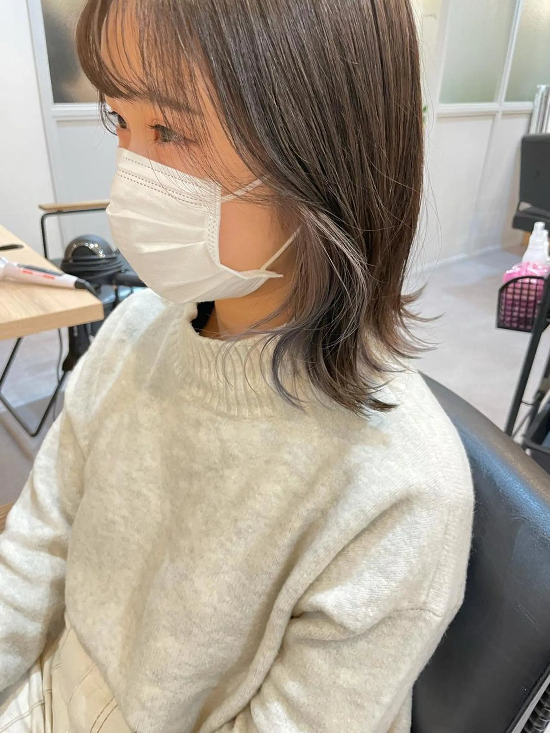 ミディアム カラー akane .のヘアスタイル