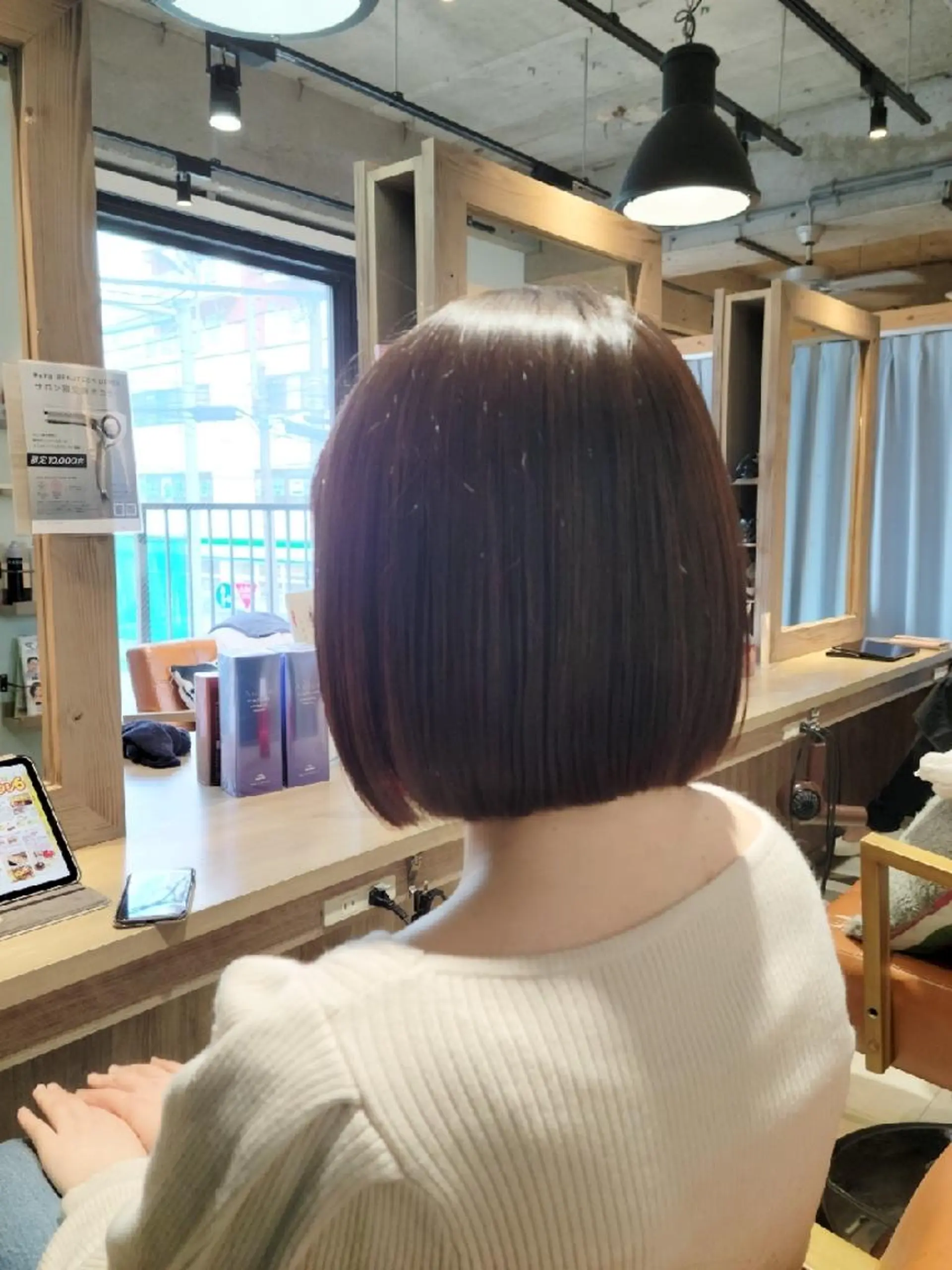 ショート アッシュ ボブ カット ヘアカラー トリートメント alushe 岡 陽子のヘアスタイル