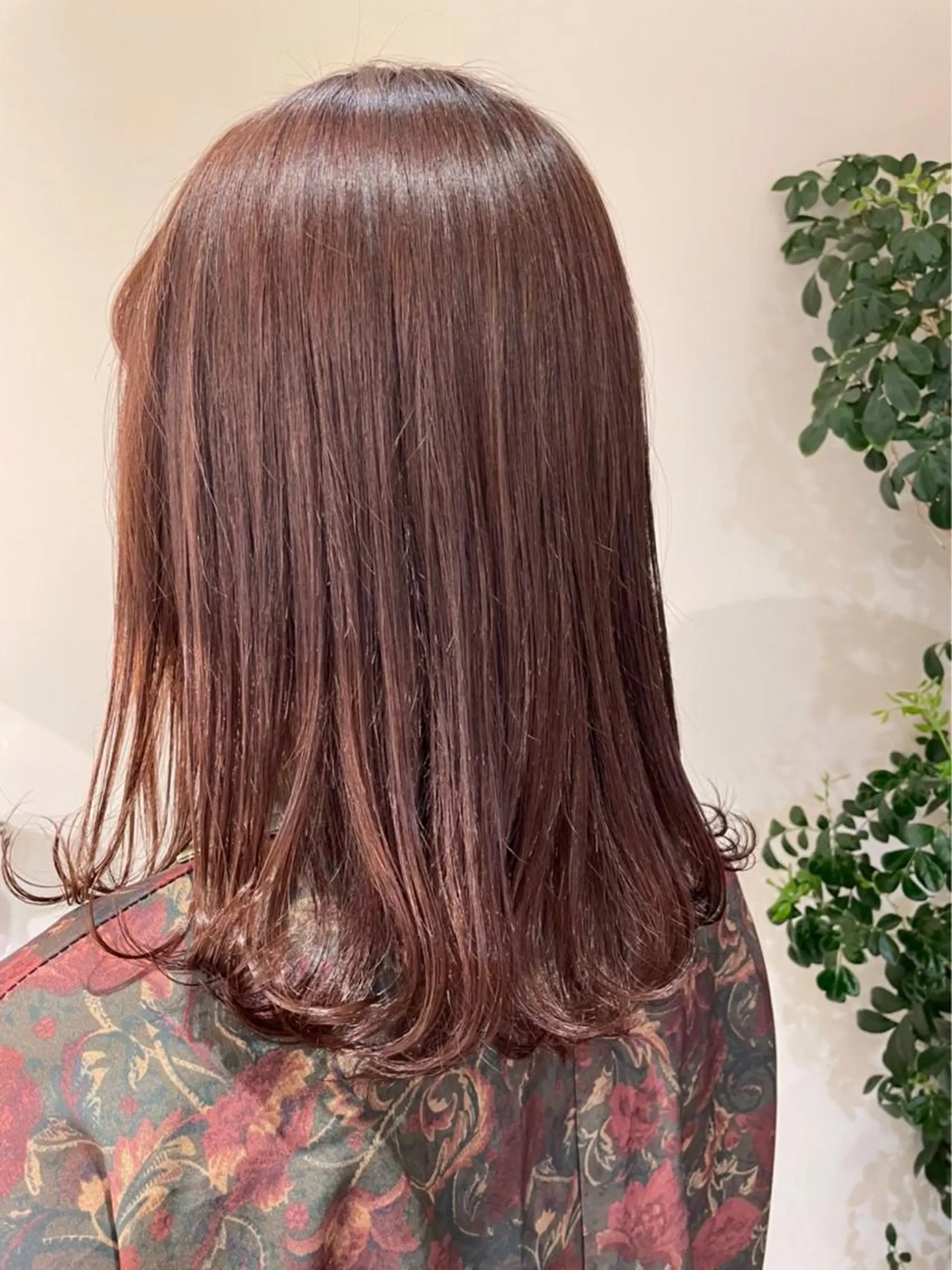 カラー 若月 あやかのヘアスタイル