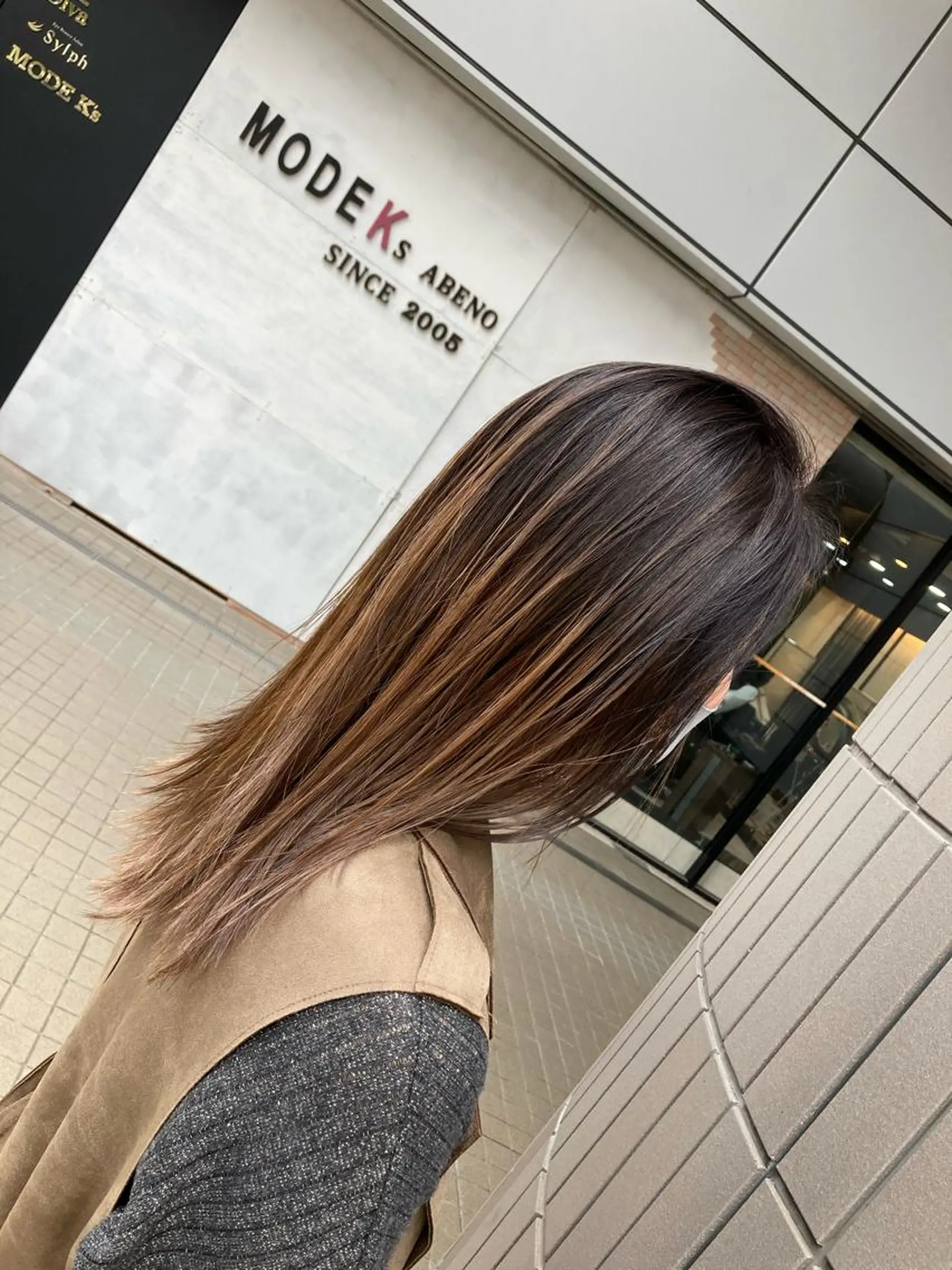 ミディアム カラー バレイヤージュ レイヤーカット カット ヘアカラー トリートメント SHAFT Ieiriのヘアスタイル