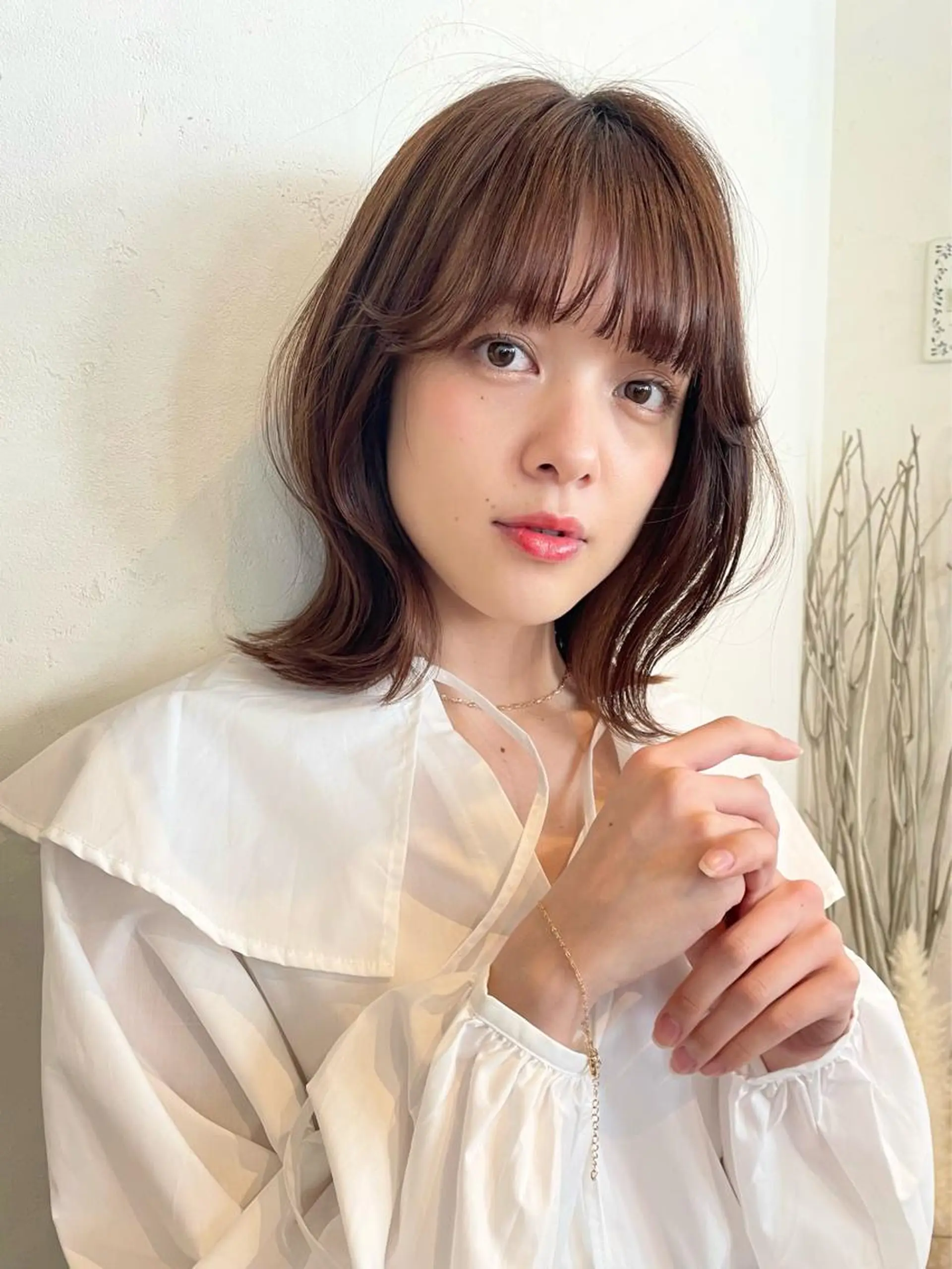 ミディアム カラー ヘアアレンジ ベージュカラー ブリーチ ブリーチなしカラー くびれヘア カット ヘアカラー トリートメント kitin  吉祥寺 山岸花のヘアスタイル