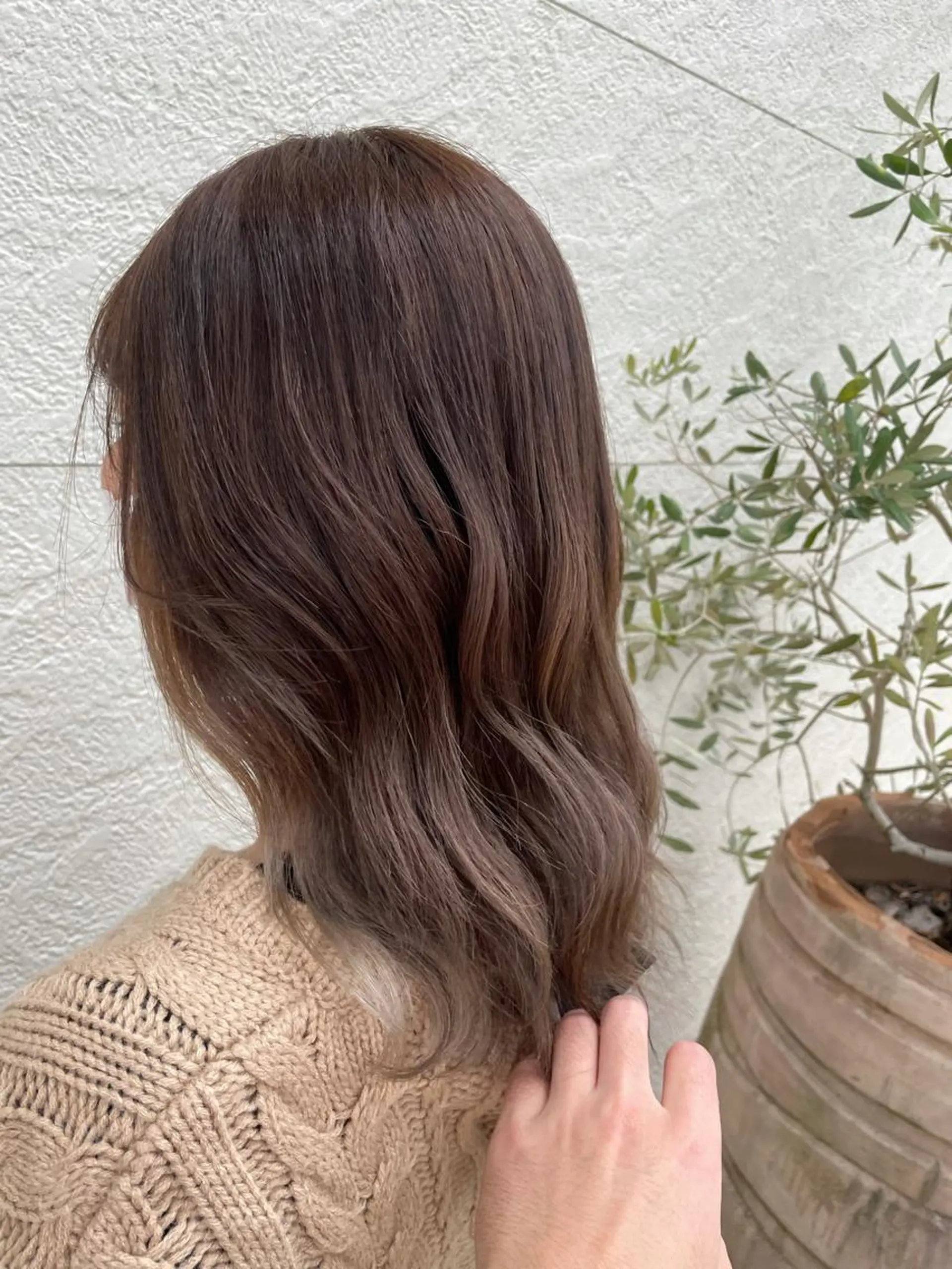 セミロング カラー グレージュ モカグレージュ カット ヘアカラー clocca所属・鵜飼 真伍のヘアスタイル