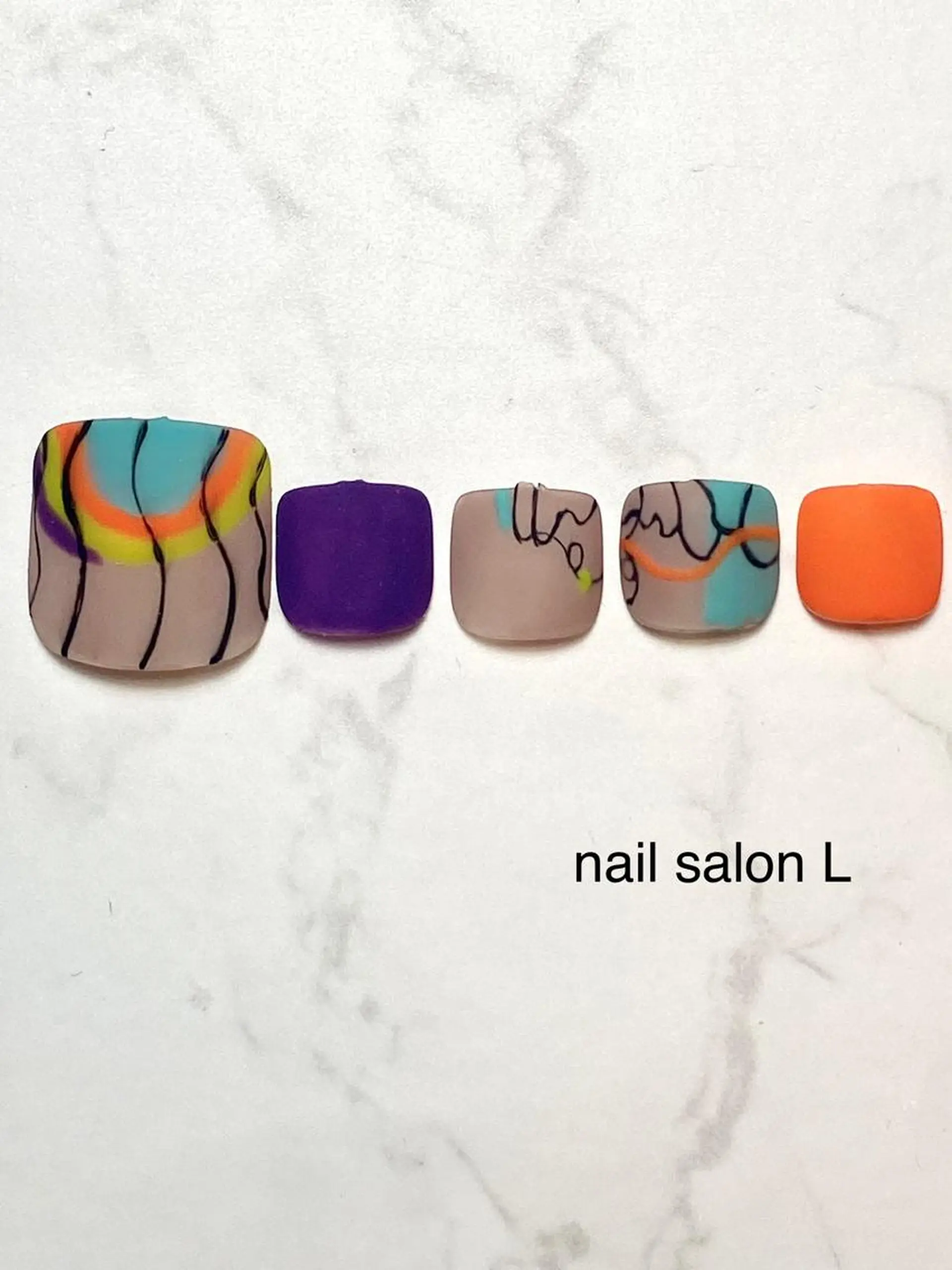 ネイル アートネイル フットネイル マットネイル ニュアンスネイル フットネイル 吉川市 ネイルサロンLのネイルデザイン