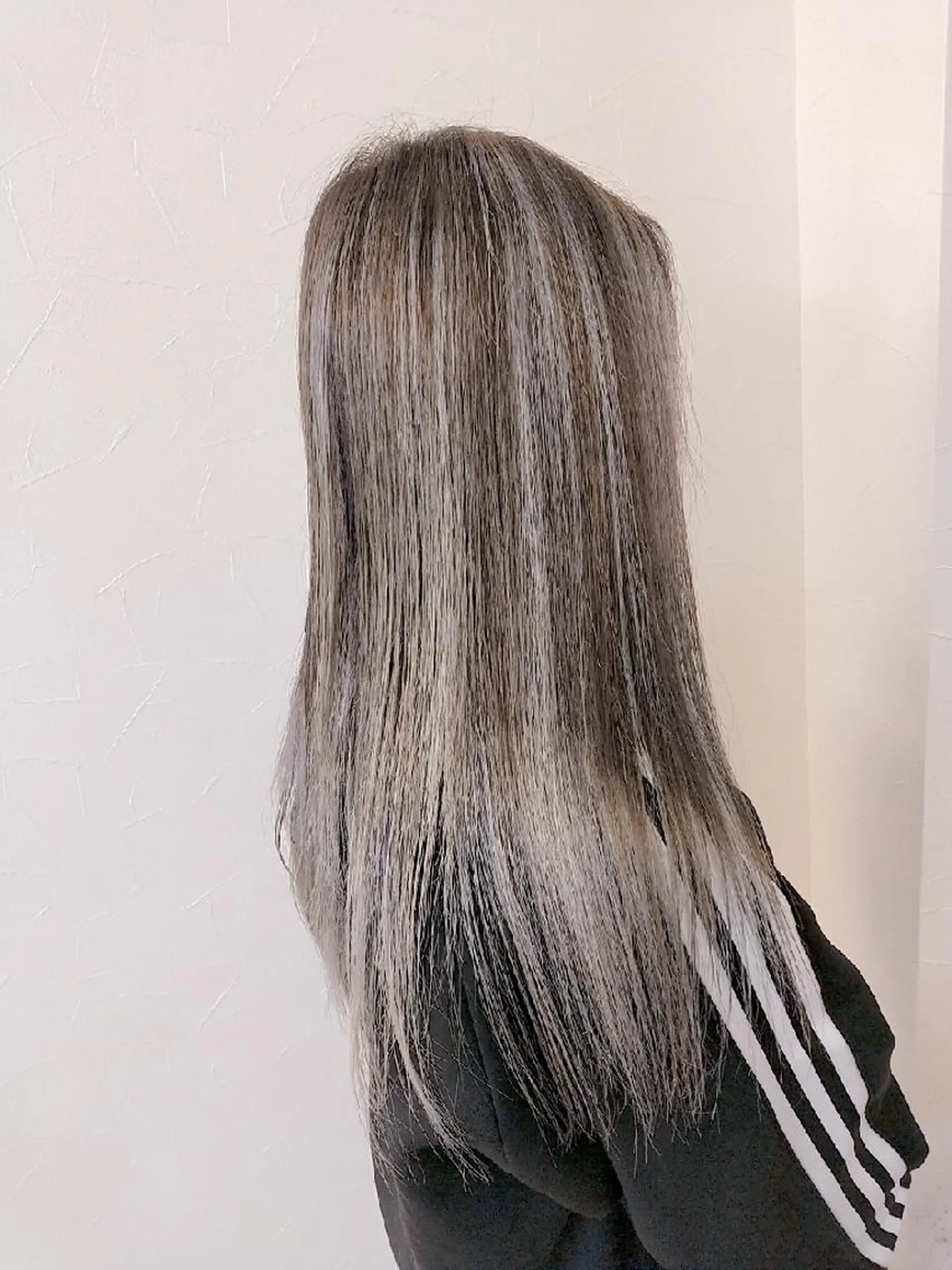 ロング 外国人風カラー ハイライト レイヤーカット デザインカラー髪質 改善Lilithのその他イメージ