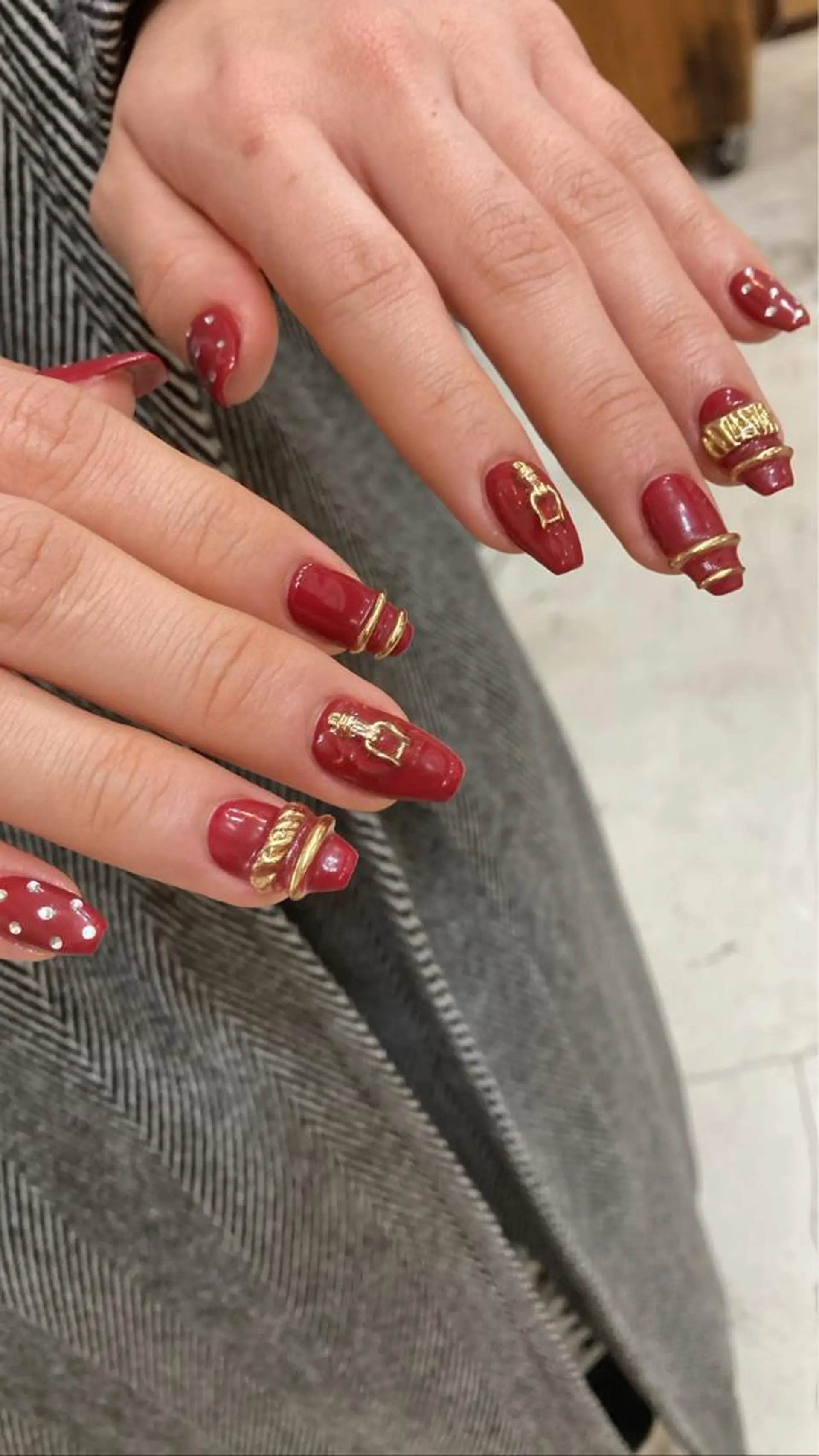 ネイル nailsalon　hue所属・小山 羽奈のネイルデザイン