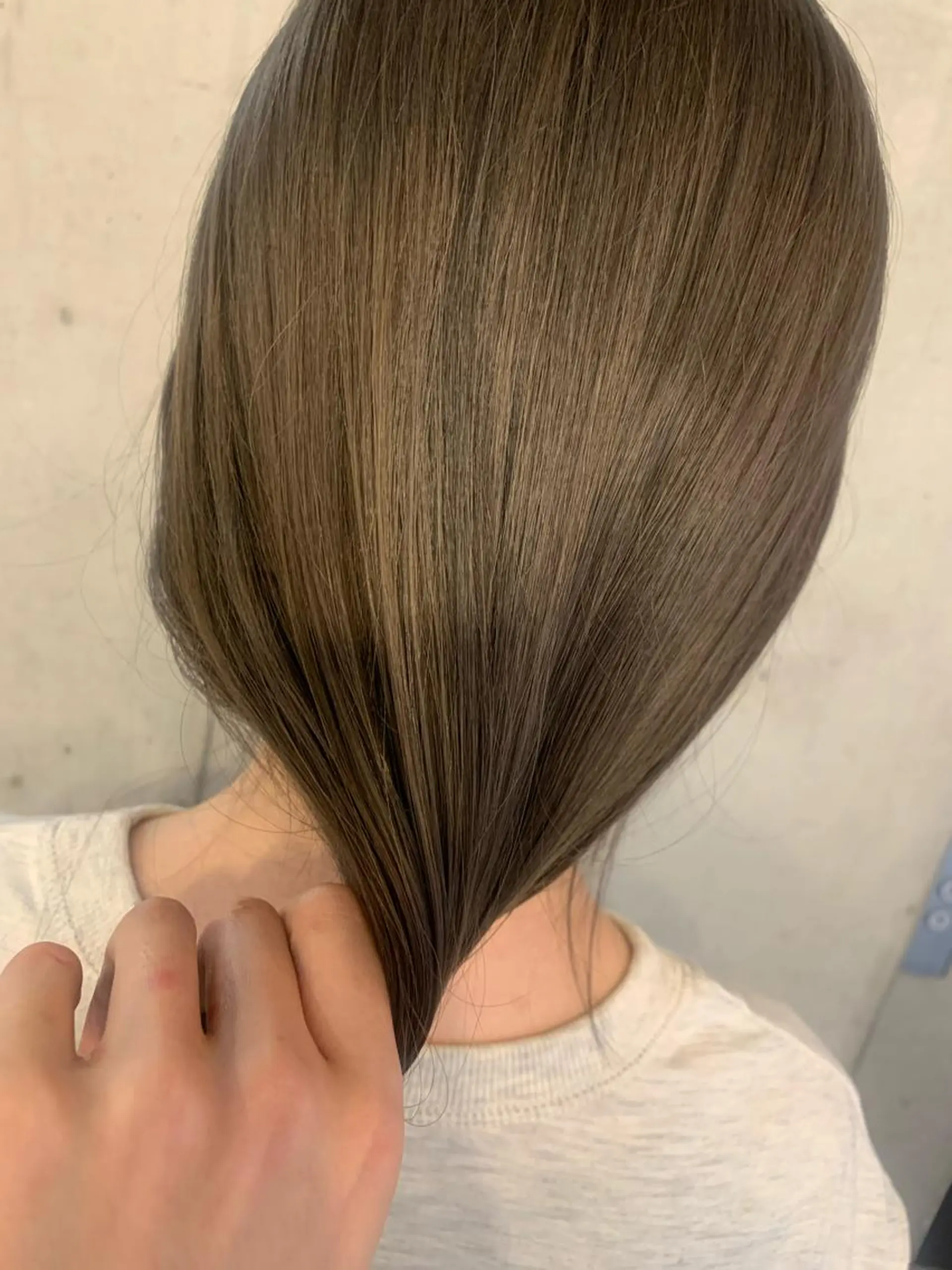 セミロング 🌷横浜/レイヤー /艶カラー🌷のヘアスタイル