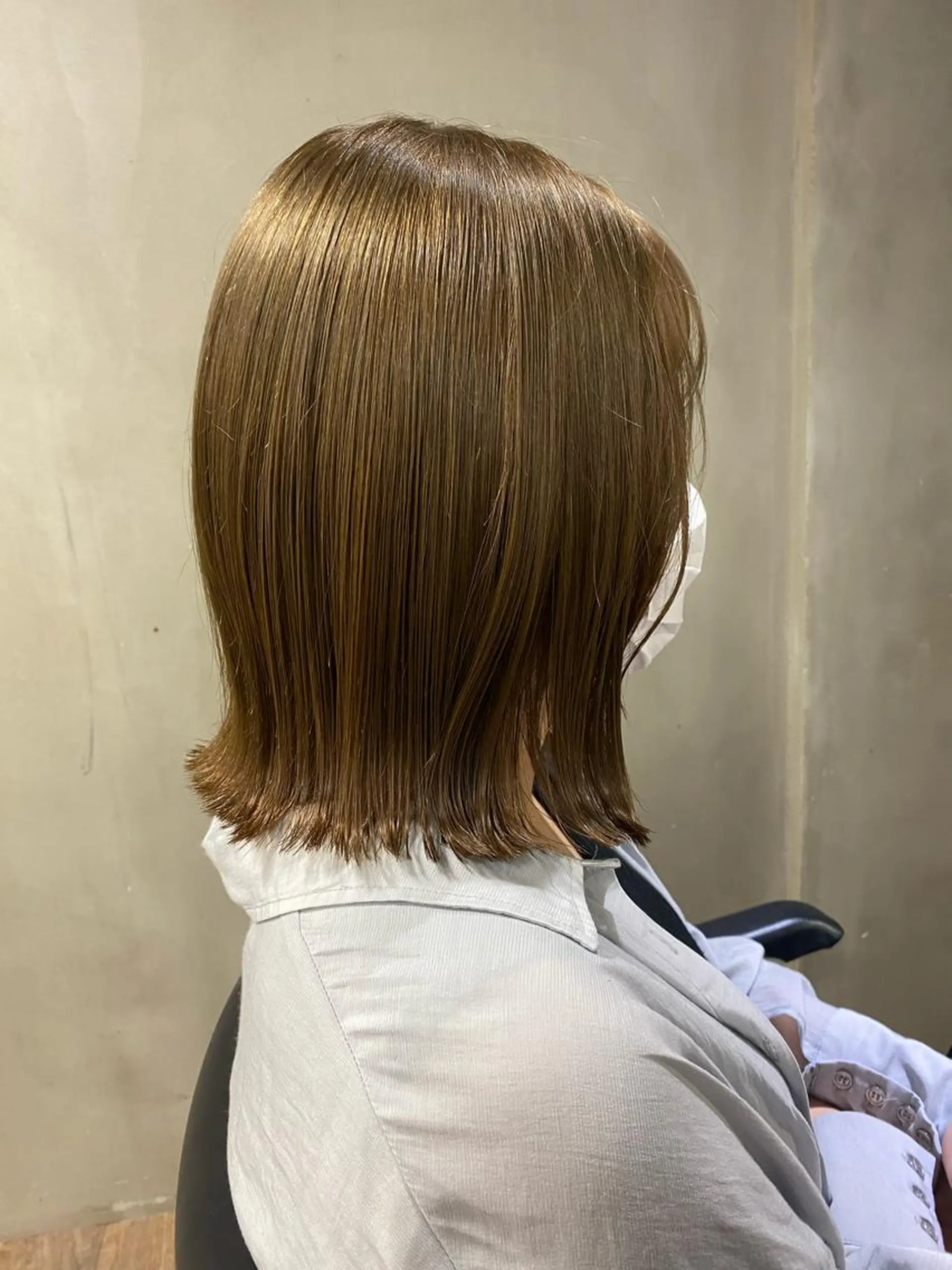 ミディアム カラー カット ヘアカラー 梅田ハイトーン チダ ヒナノのヘアスタイル