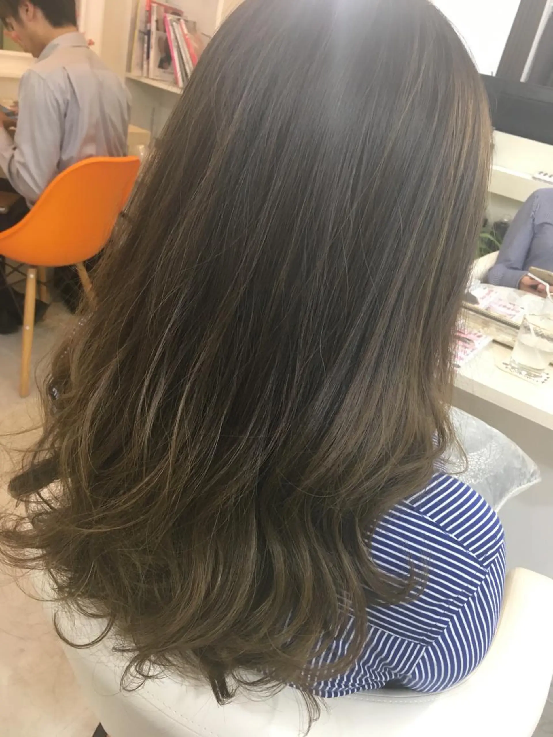 セミロング カラー 髪質改善 中川　翔のヘアスタイル