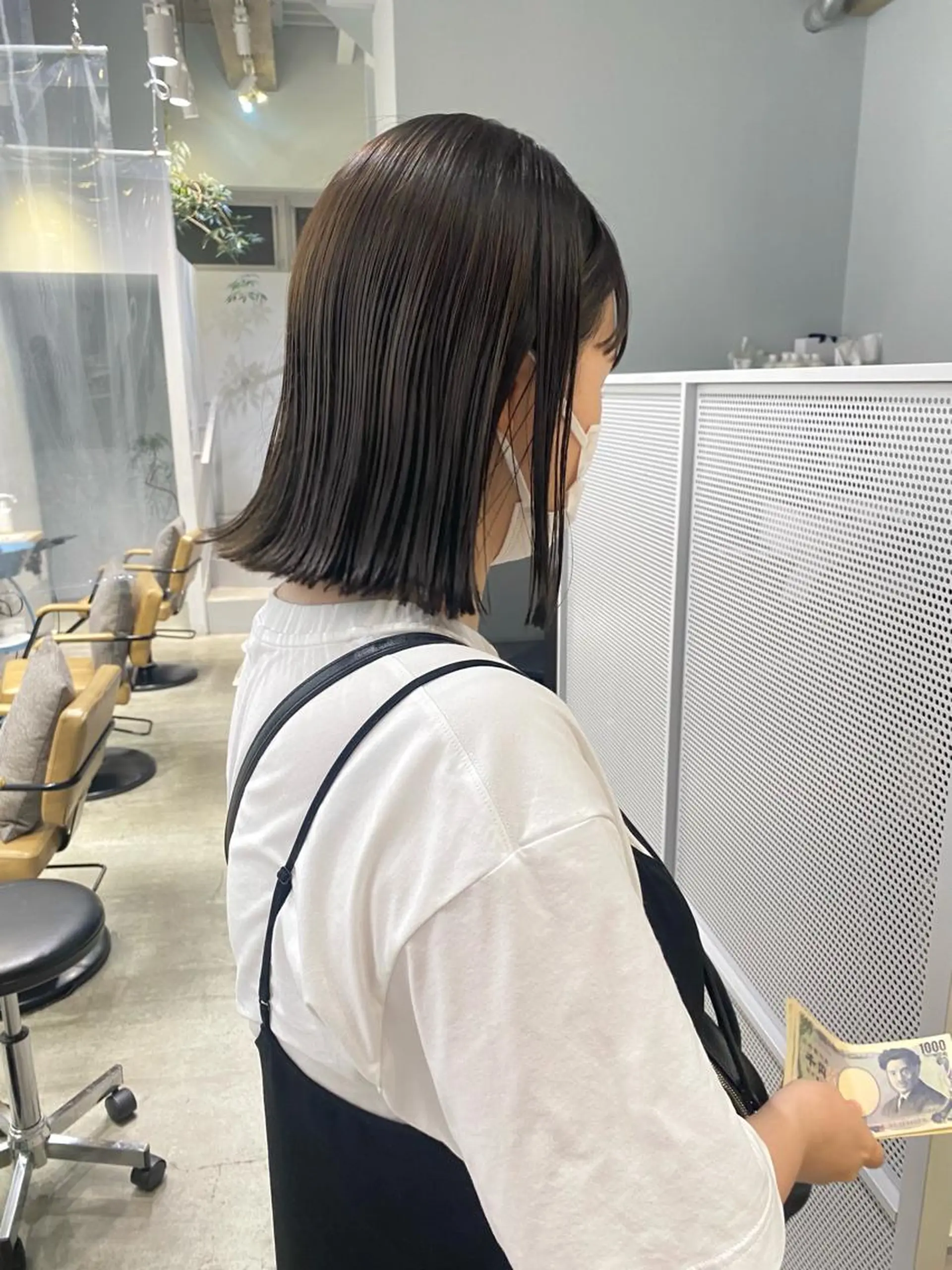 ミディアム カラー 津葉井 麗奈のヘアスタイル