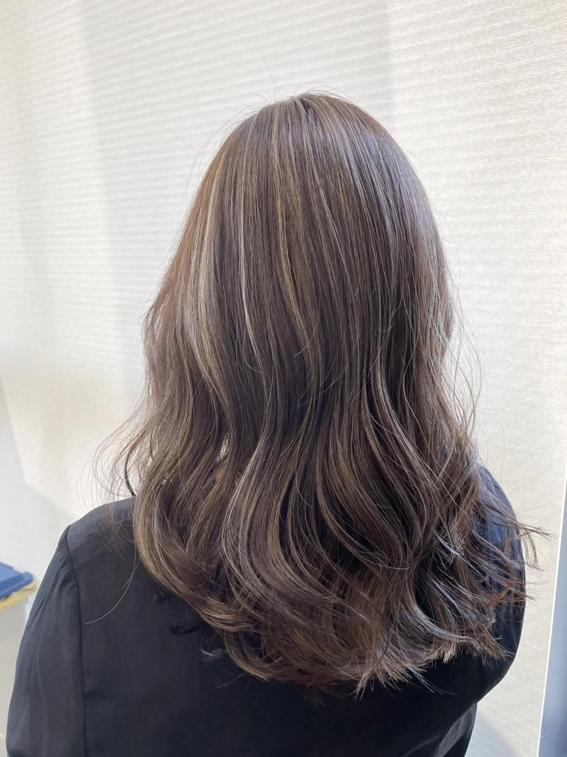 ミディアム ハイライト ヘアカラー トリートメント 難波 茜のヘアスタイル