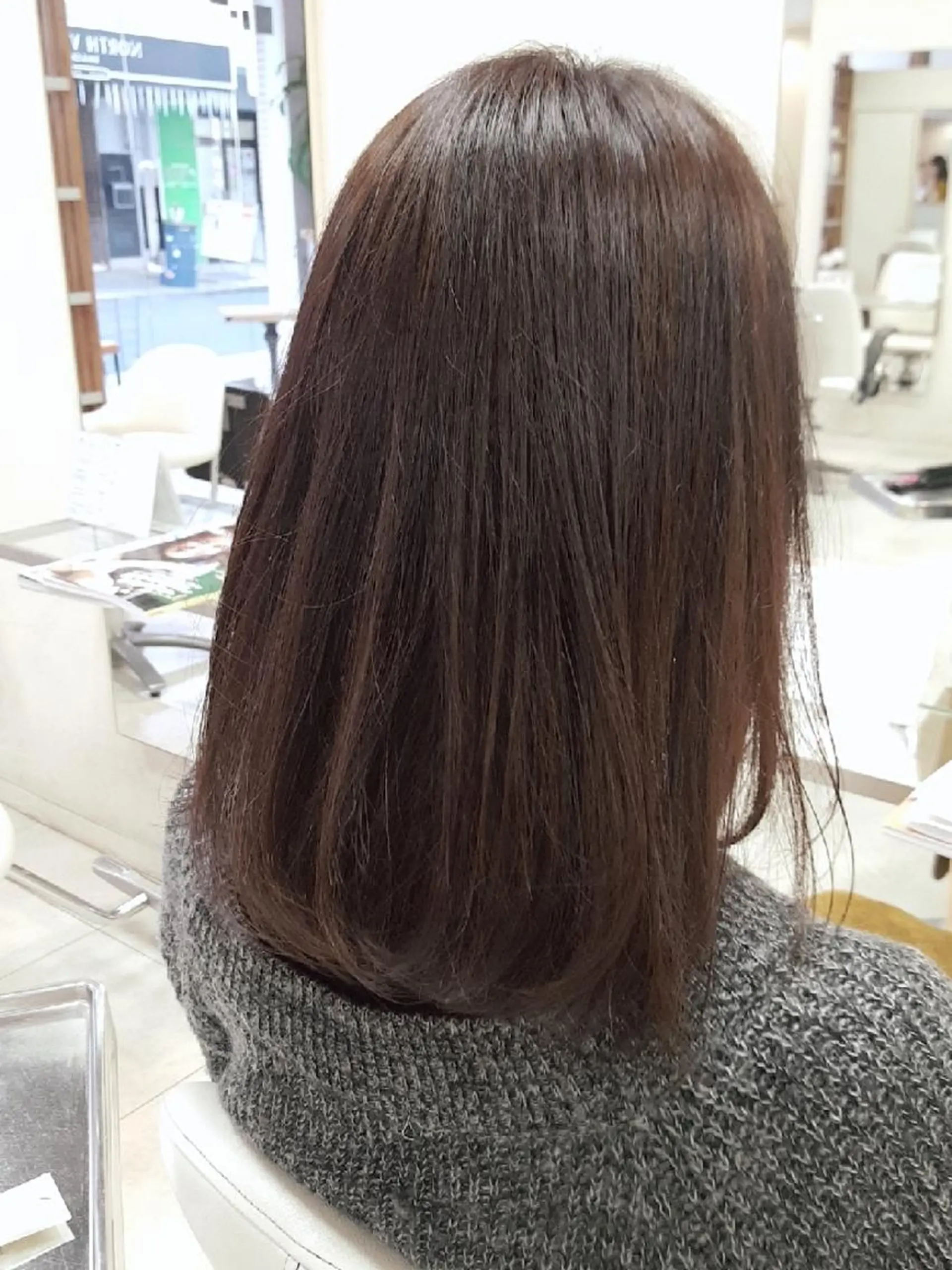 セミロング カラー ベージュカラー カット ヘアカラー トリートメント 菊地 美憂のヘアスタイル