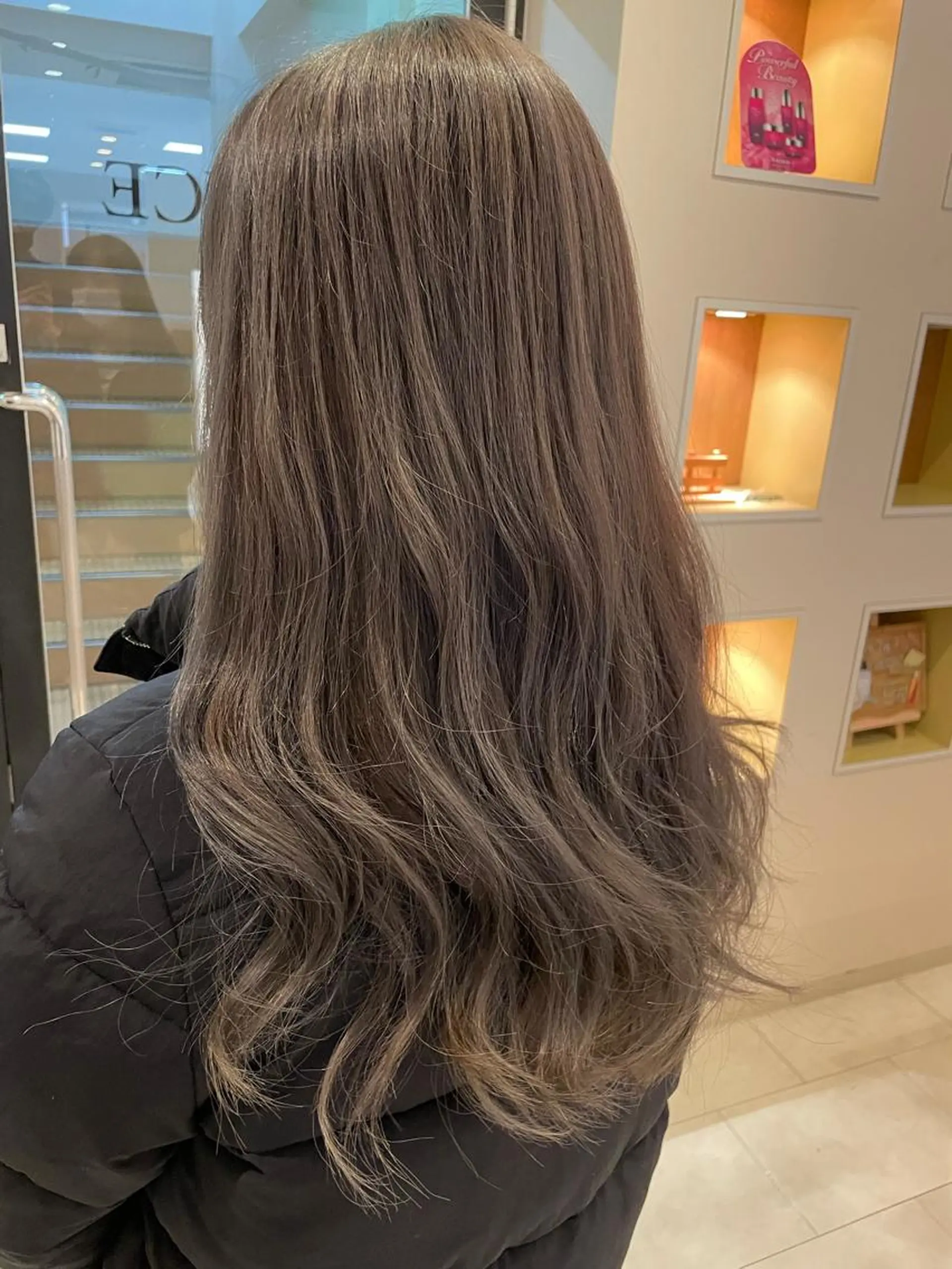 カラー グラデーションカラー 学生 Chere rosso所属・✨頭身浴無料 -chere-金剛店のヘアスタイル