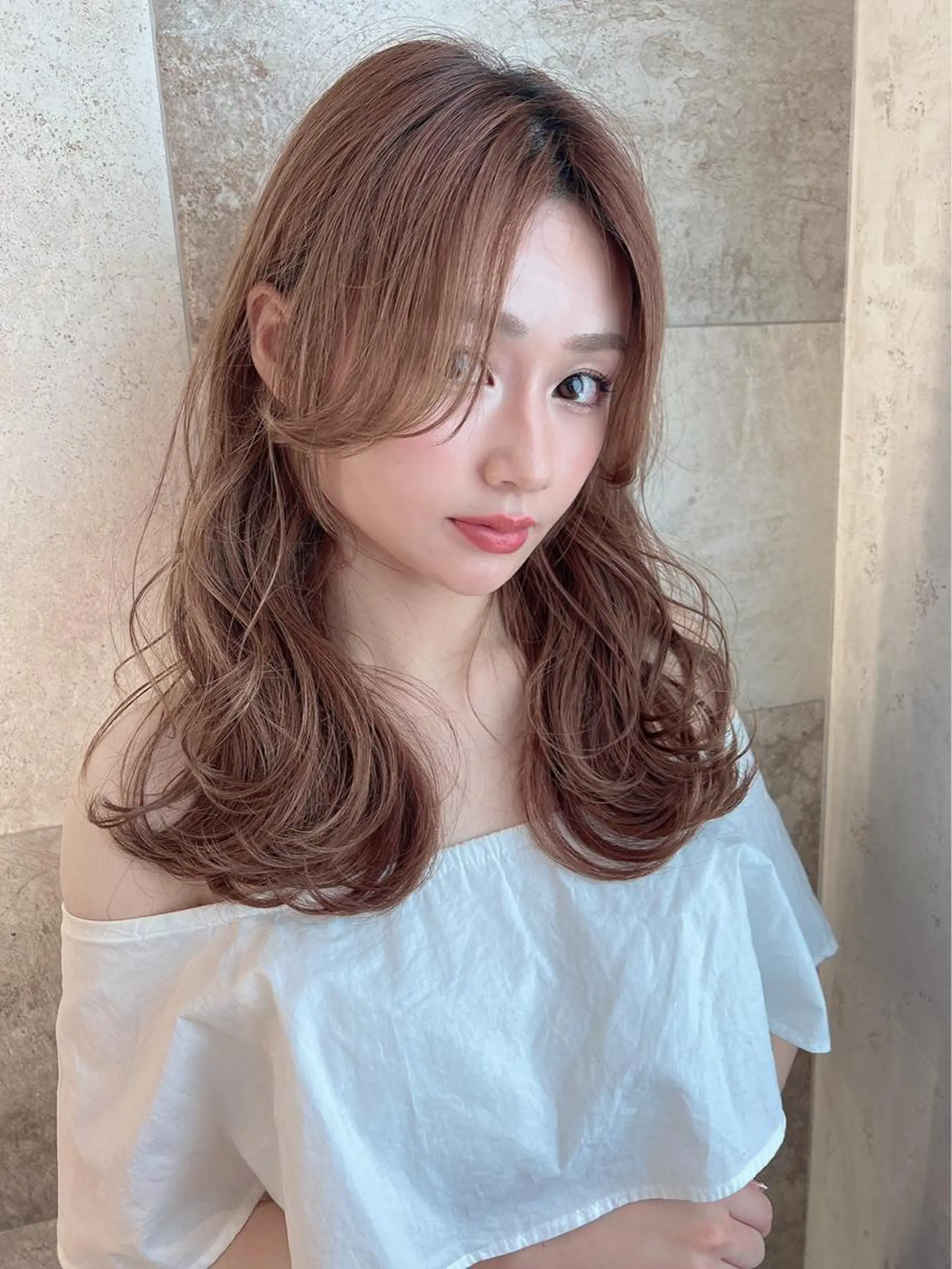 セミロング カラー レイヤーカット/ 顔周り 五島巨幹のヘアスタイル