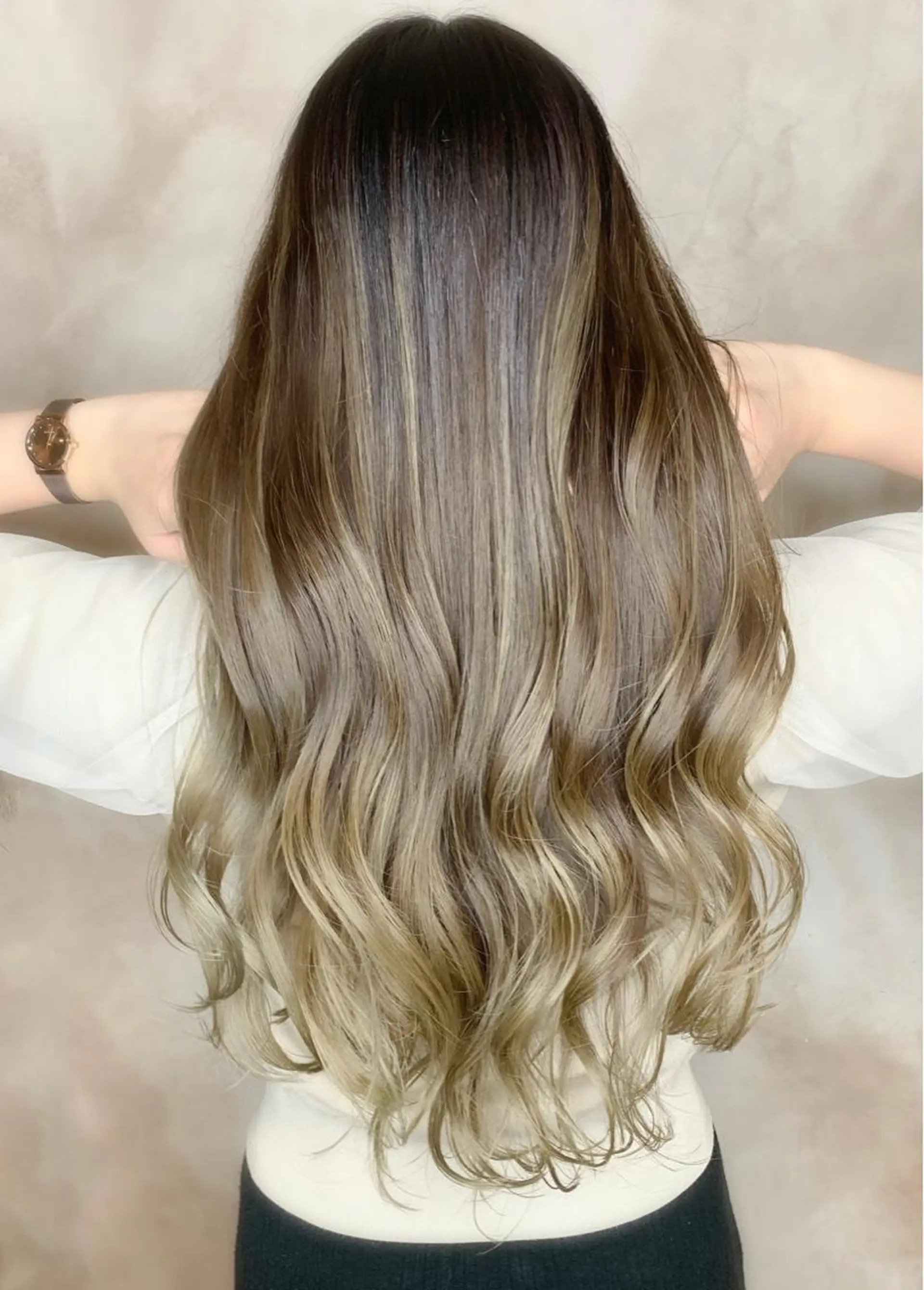 ロング カラー バレイヤージュ レイヤーカット 🤍デザインカラー 特化🤍HIROのヘアスタイル