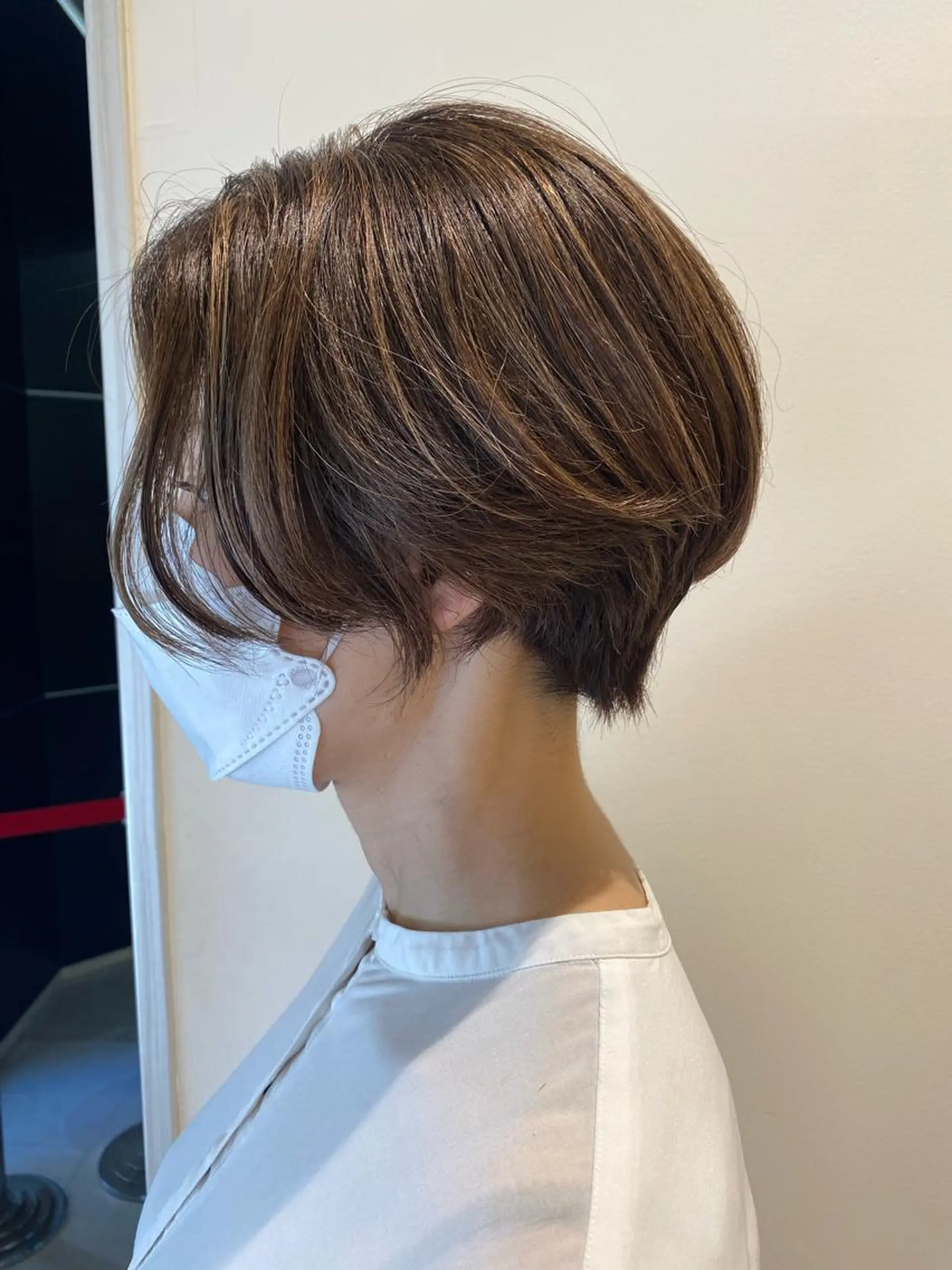 ショート カラー ハイライトカラー ハイライト ヘアカラー トリートメント 細めハイライト🩶 ボブ/レイヤーカットのヘアスタイル