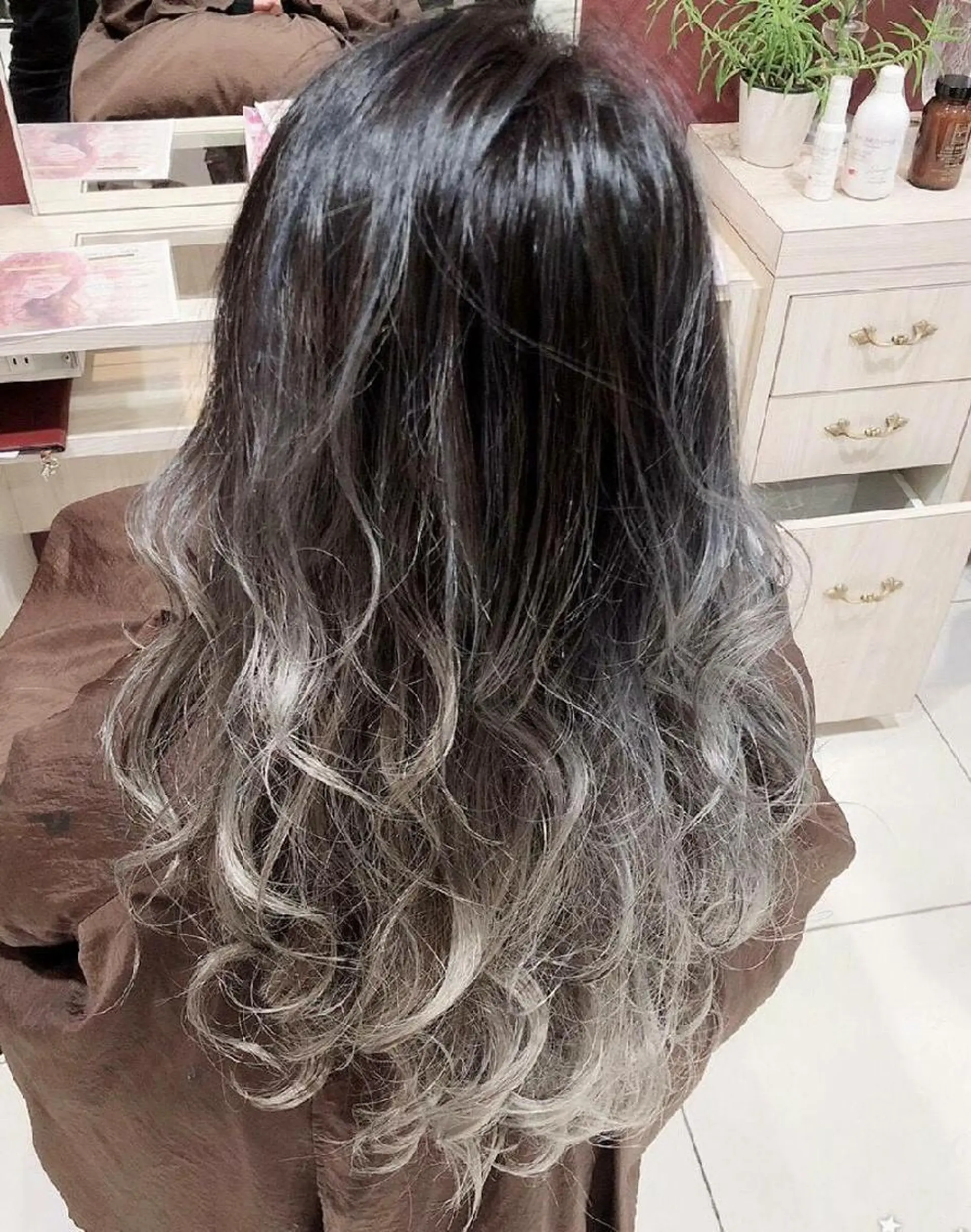 カラー 平川 直子のヘアスタイル