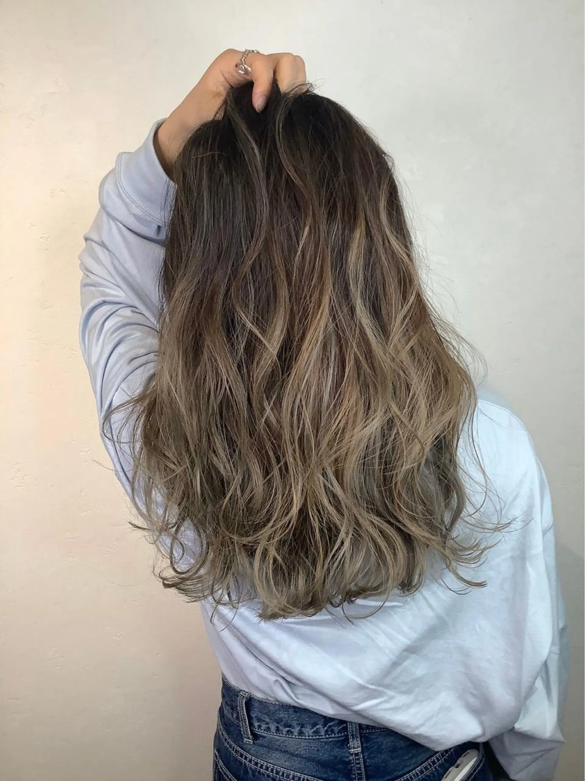 セミロング カラー _WHITE 高槻のヘアスタイル