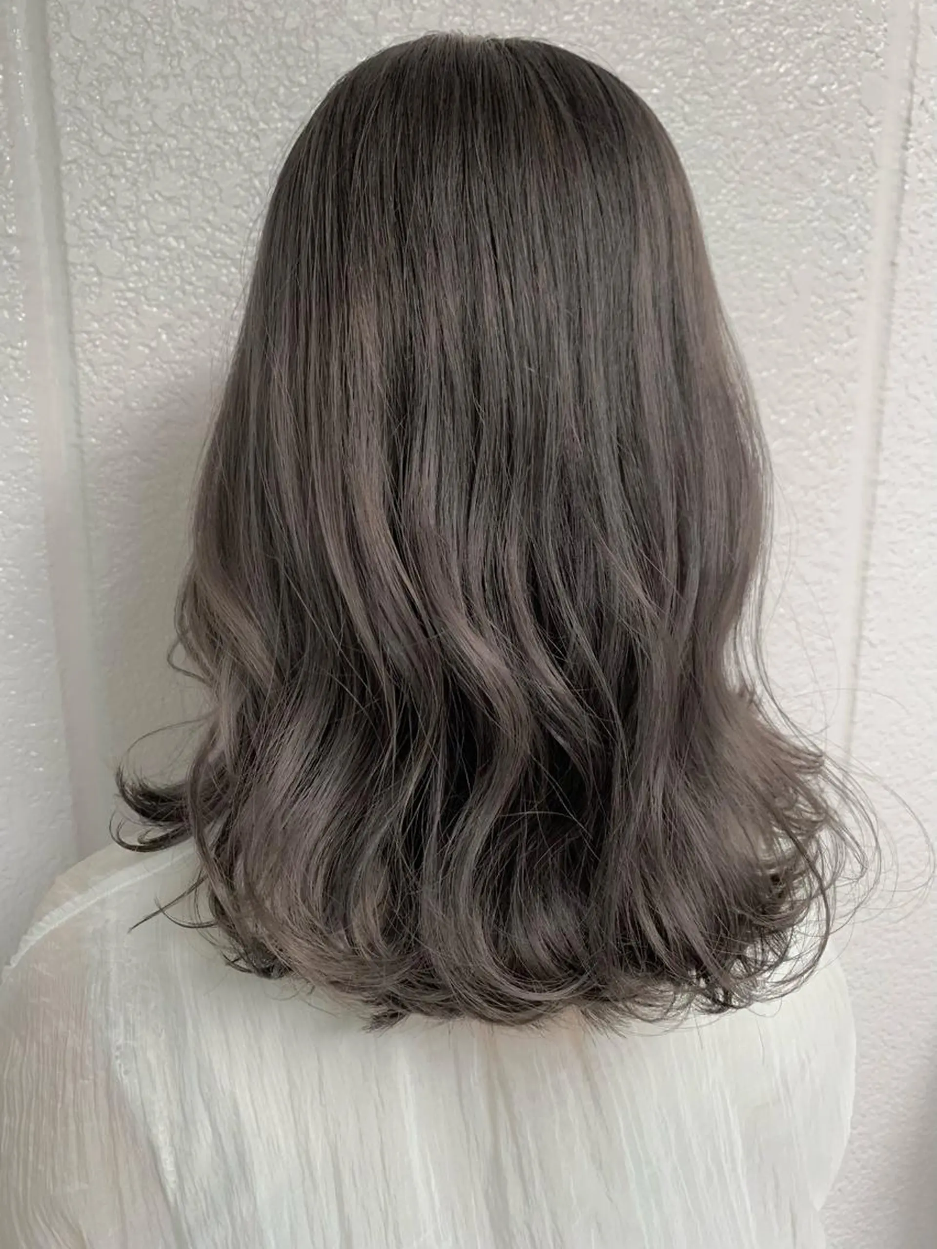 ミディアム カラー ブリーチ 透明感カラー グレージュ カット ヘアカラー eyl〜エイル〜所属・💎赤み消しカラー 特化型デザイナー💎のヘアスタイル
