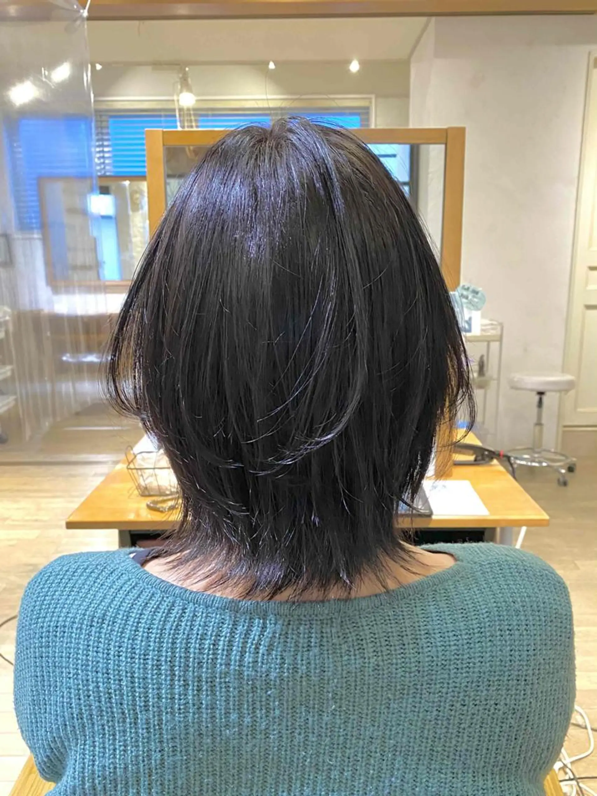 カラー ミディアム ボブレイヤー ボブ くびれヘア 顔まわりレイヤー 顔周りカット Neolive plus所属・前田 裕介のヘアスタイル