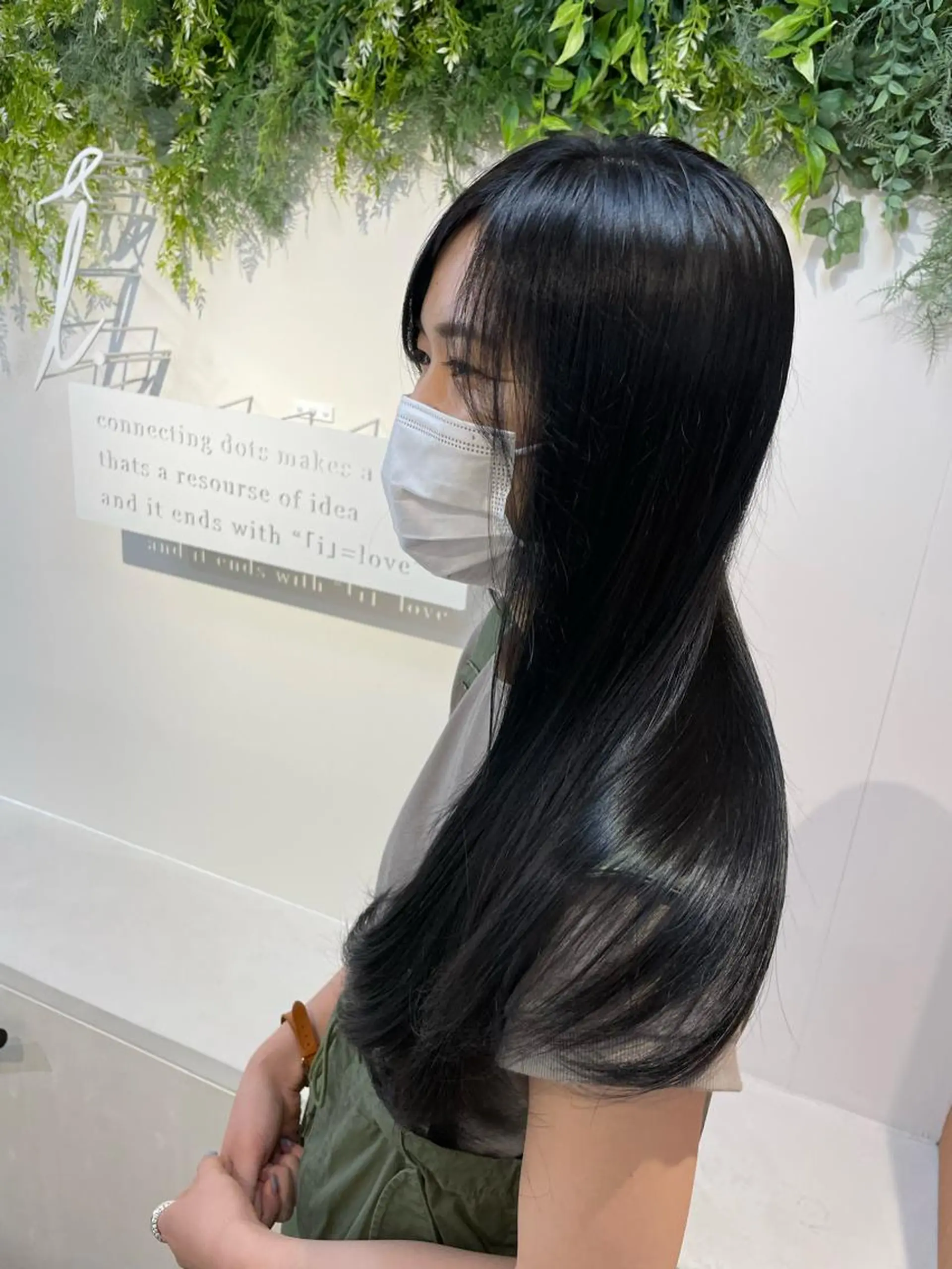 ロング カラー 黒髪 ブルーカラー ブルーブラック 透明感カラー レイヤー/韓国ヘア /顔周り/大久保貴之のヘアスタイル