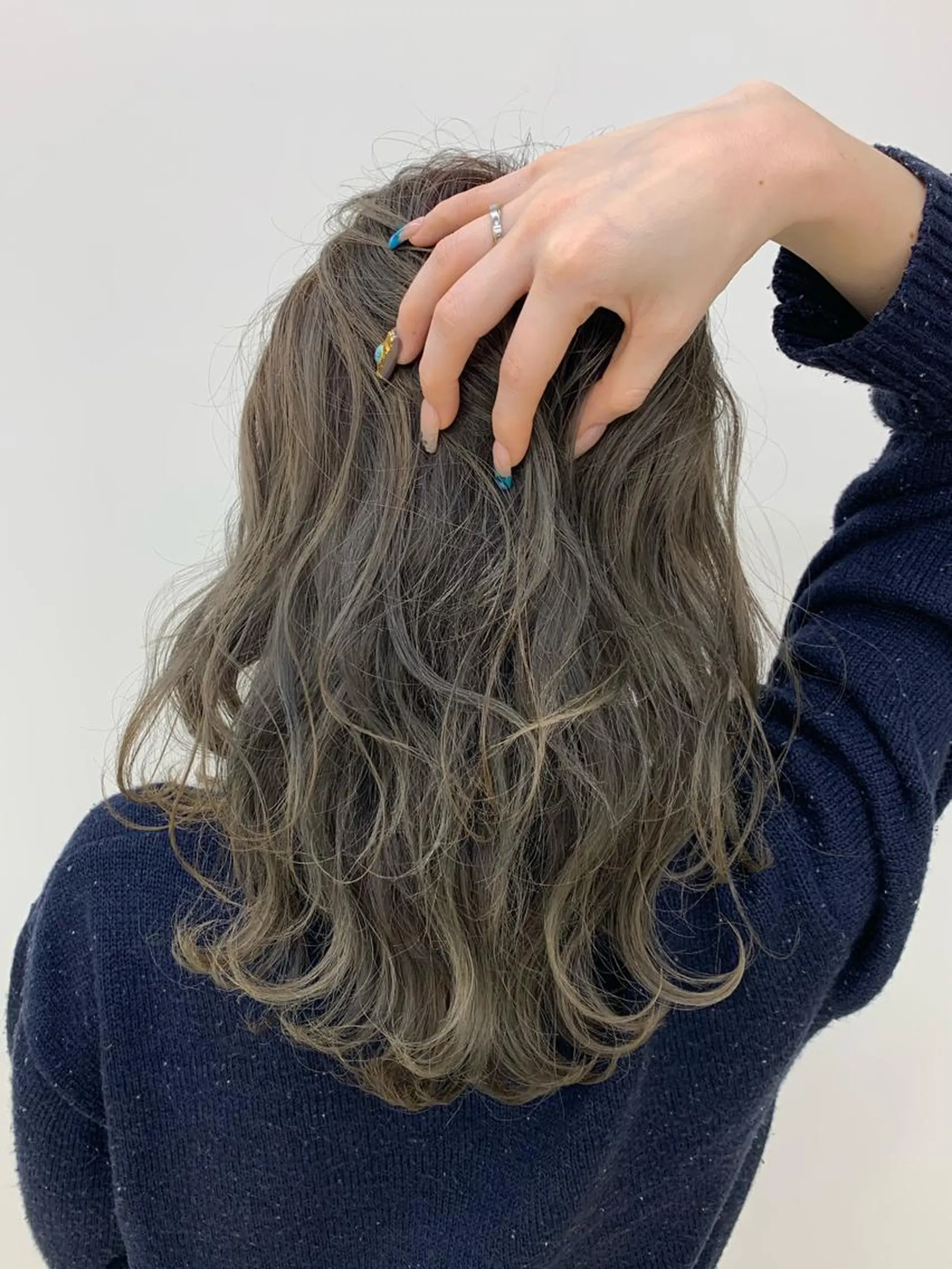 セミロング 心斎橋/海外レイヤー 募集中三好玲奈のヘアスタイル