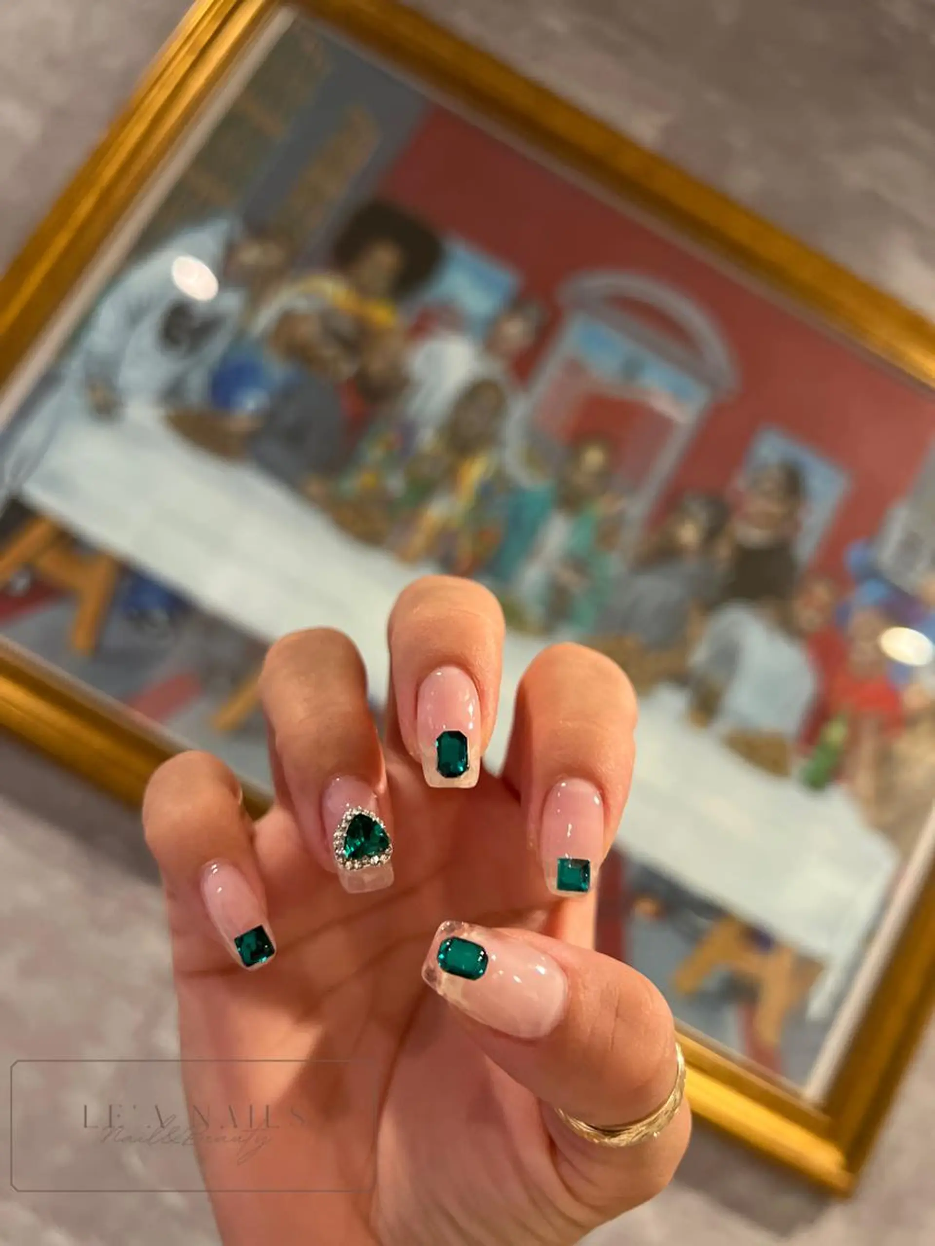 ネイル ストーンネイル ハンドネイル LE'A NAILSのネイルデザイン