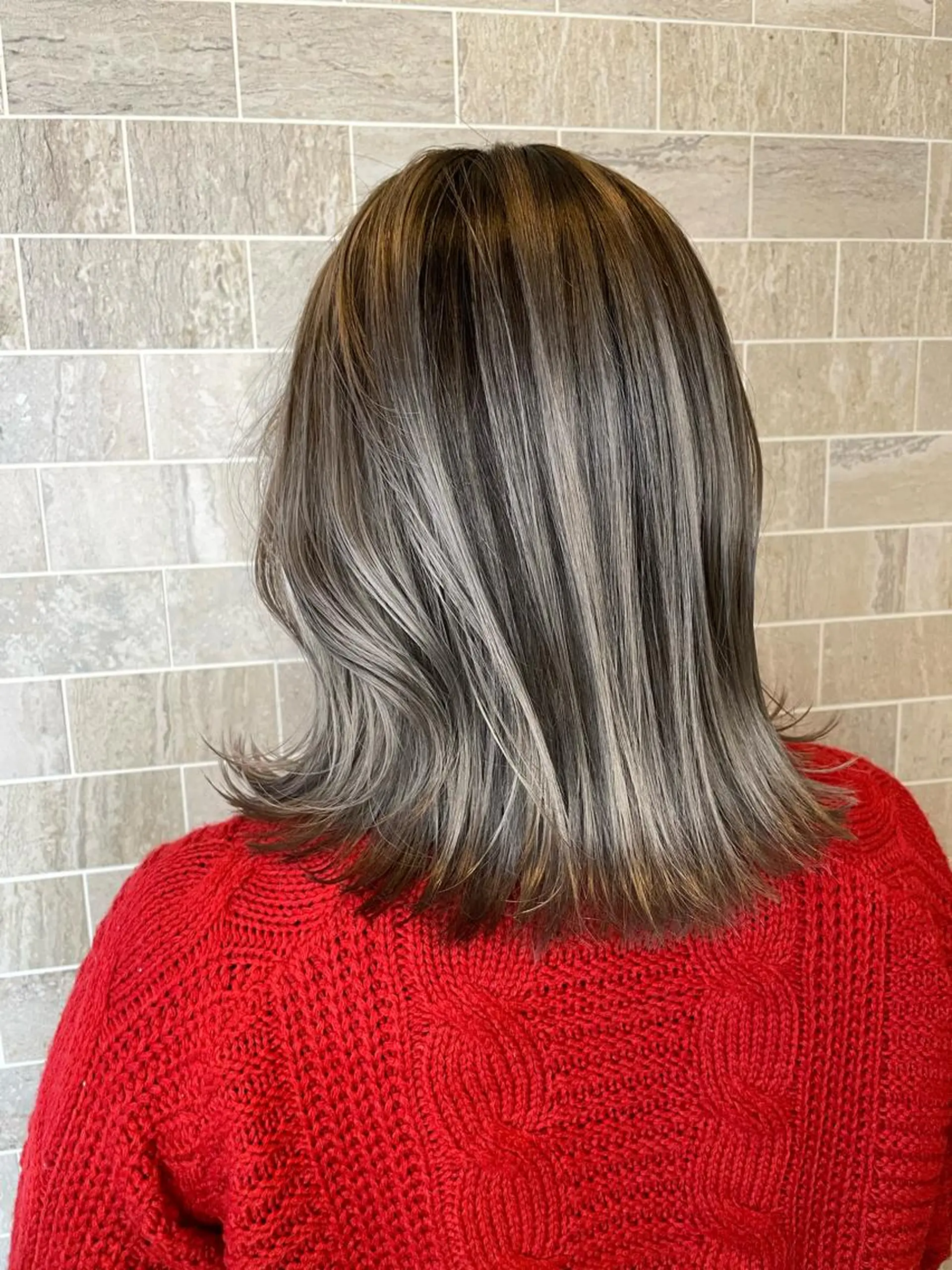 ミディアム ヘアカラー トリートメント ブリーチ毛矯正.髪質 改善.髪にドラマをのヘアスタイル