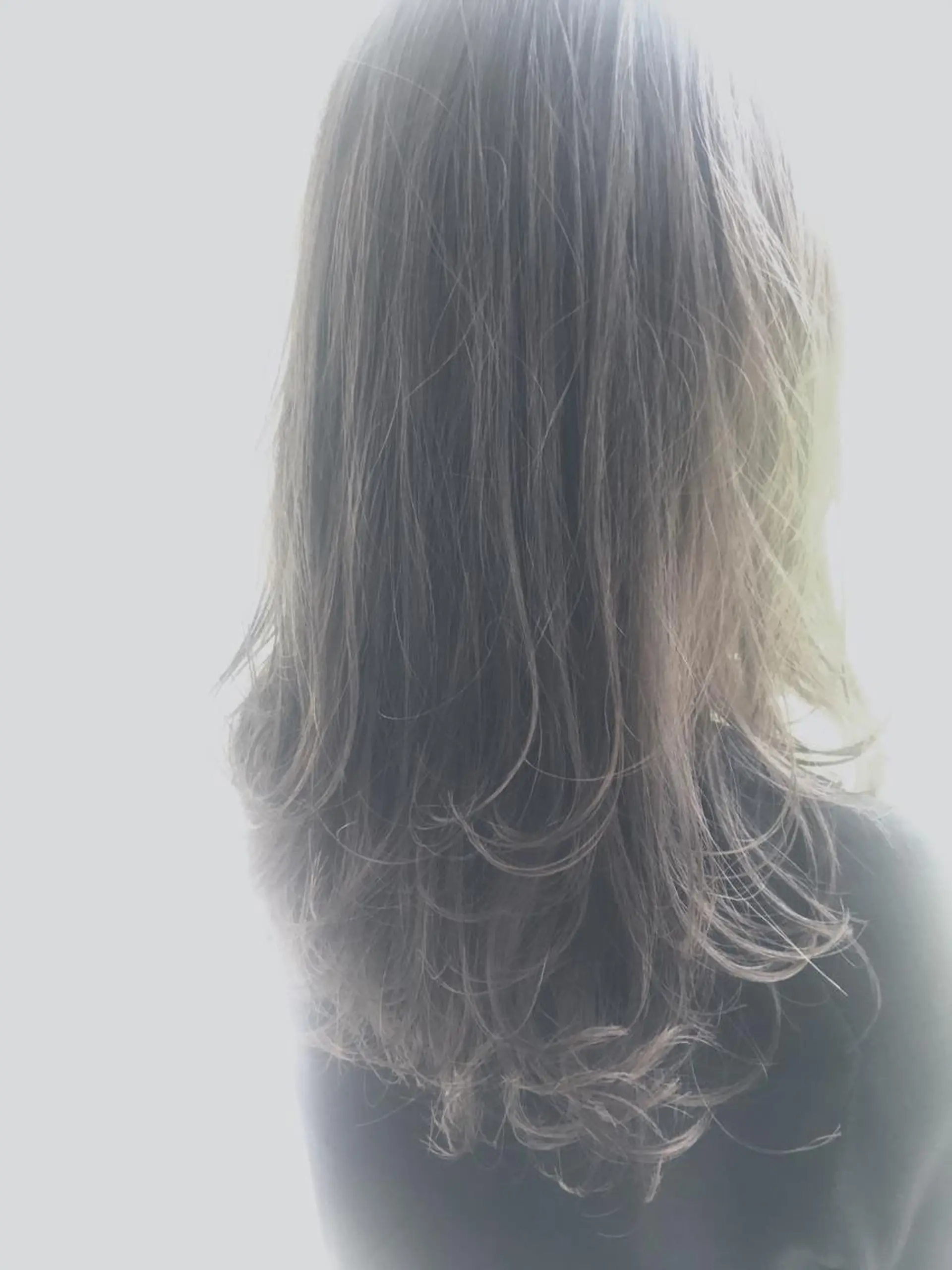 セミロング カラー アッシュ ベージュカラー レイヤーカット DUMBO所属・【完全マンツー 恵比寿】佐藤 翔のヘアスタイル