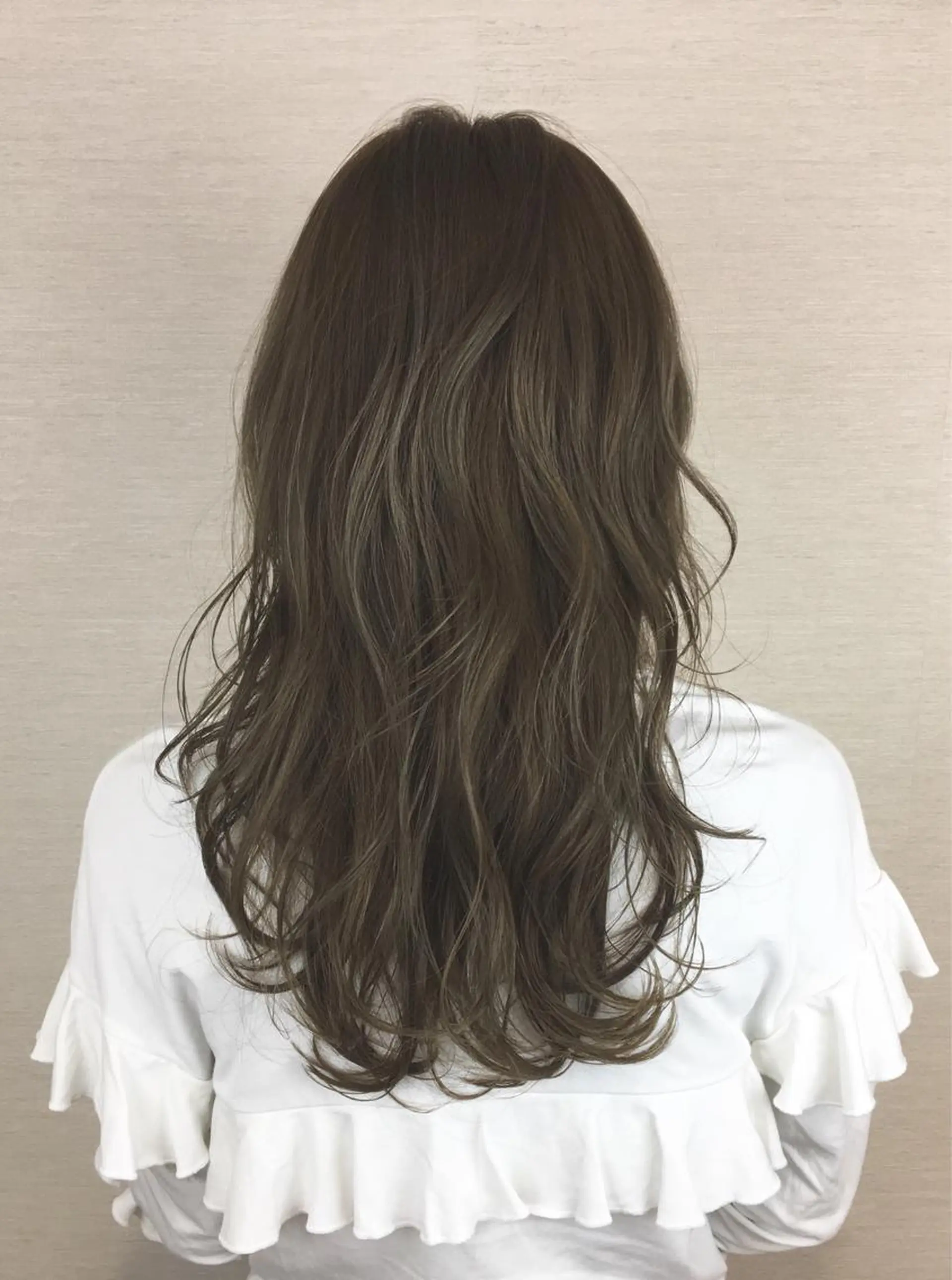 セミロング ブリーチなしダブル/ レイヤーカット 小棹のヘアスタイル