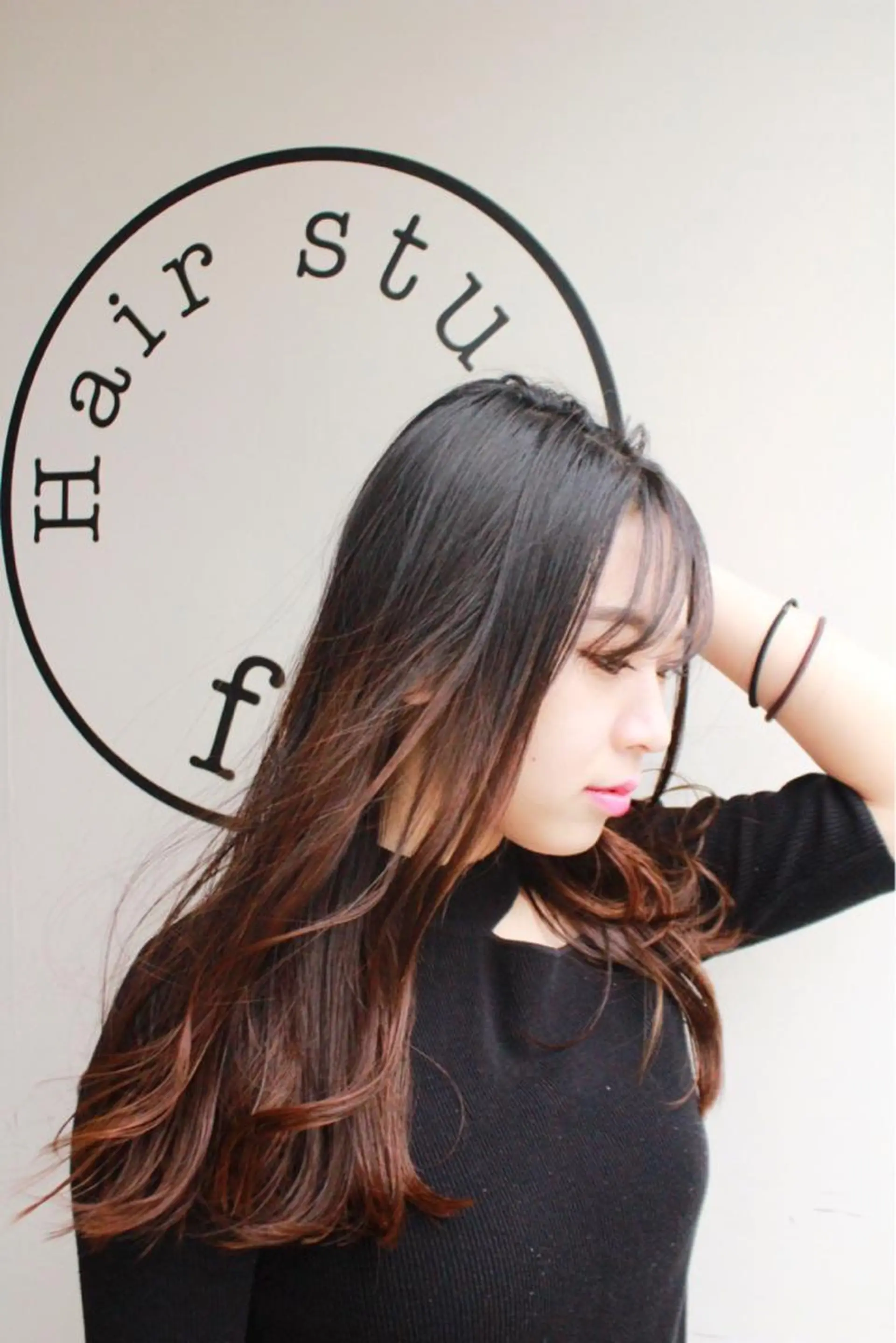 ロング カラー アプリコットブラウン ブラウンカラー グラデーションカラー 川越 輝梨奈のヘアスタイル