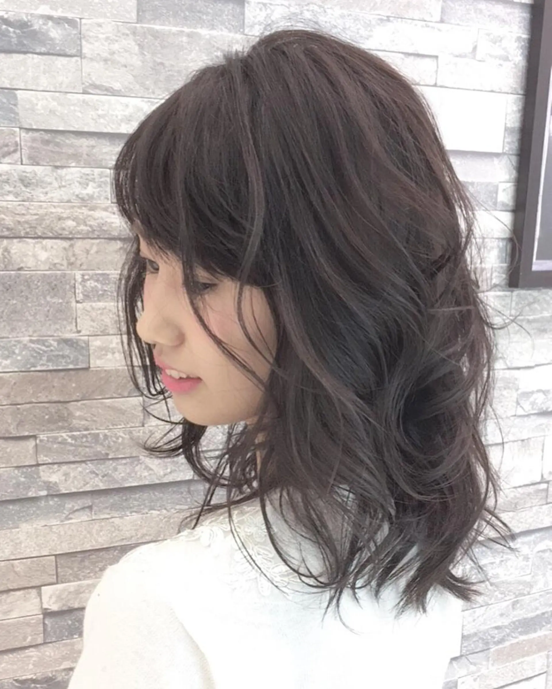 セミロング カラー オーガニックカラー graxi'    グラシー所属・ブリーチ/ハイトーン SERINAのヘアスタイル