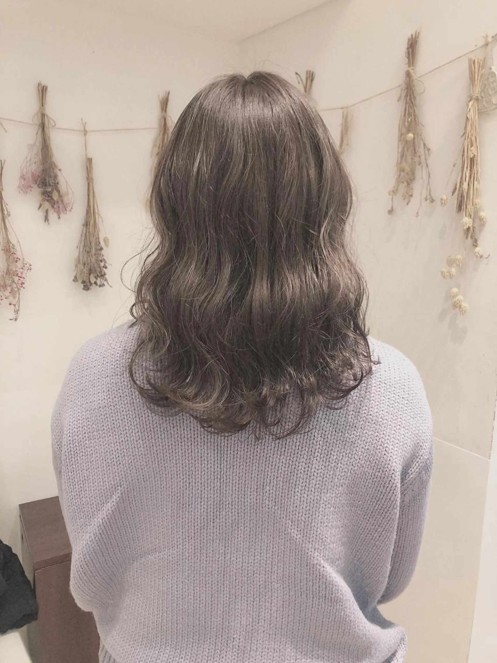 ミディアム カラー 透明感カラー グレージュ イルミナカラー はだゆうき @hadadan08のヘアスタイル