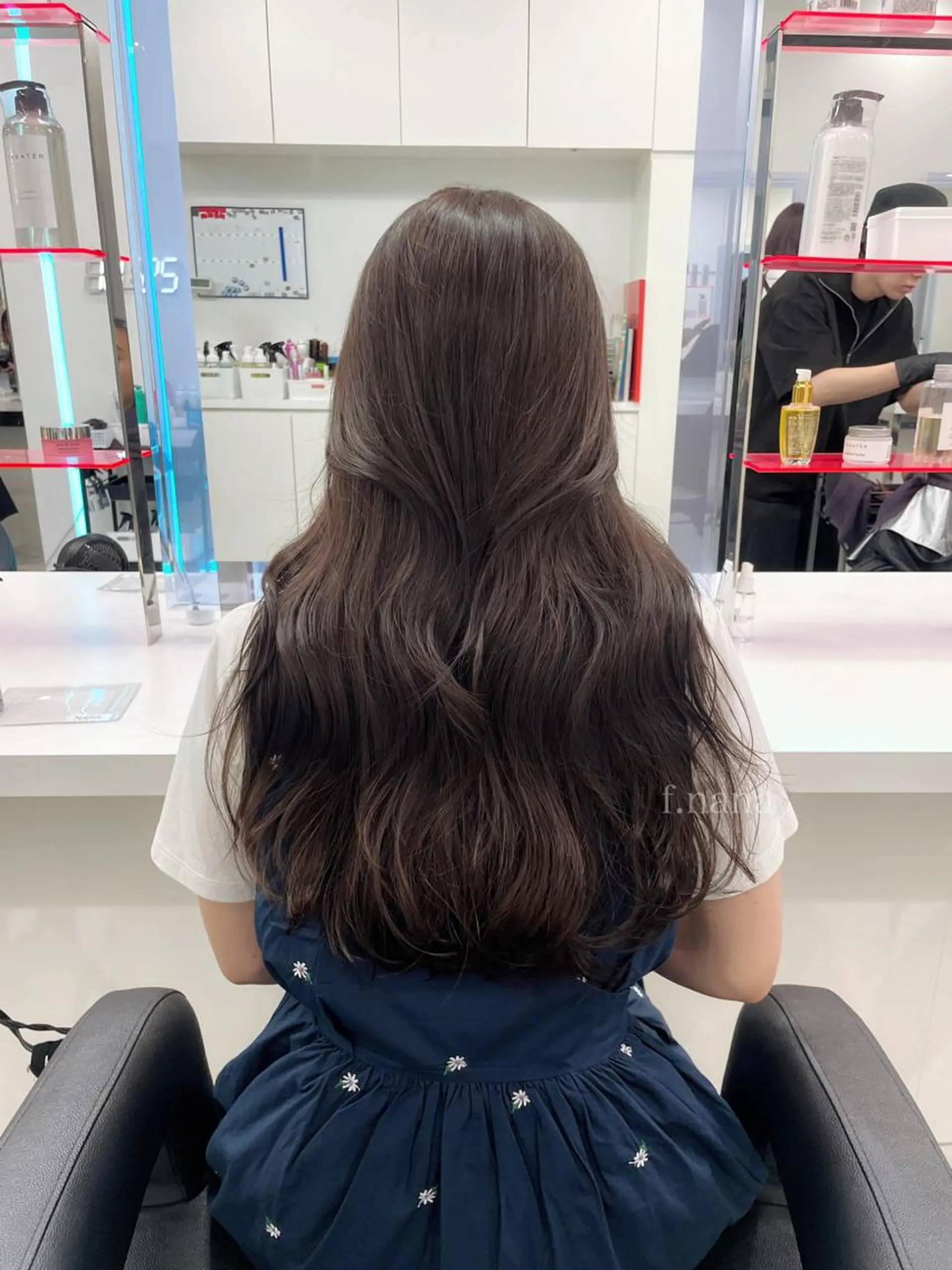 セミロング カラー ヘアアレンジ Ella所属・nana【艶髪】/ レイヤー/縮毛矯正のヘアスタイル