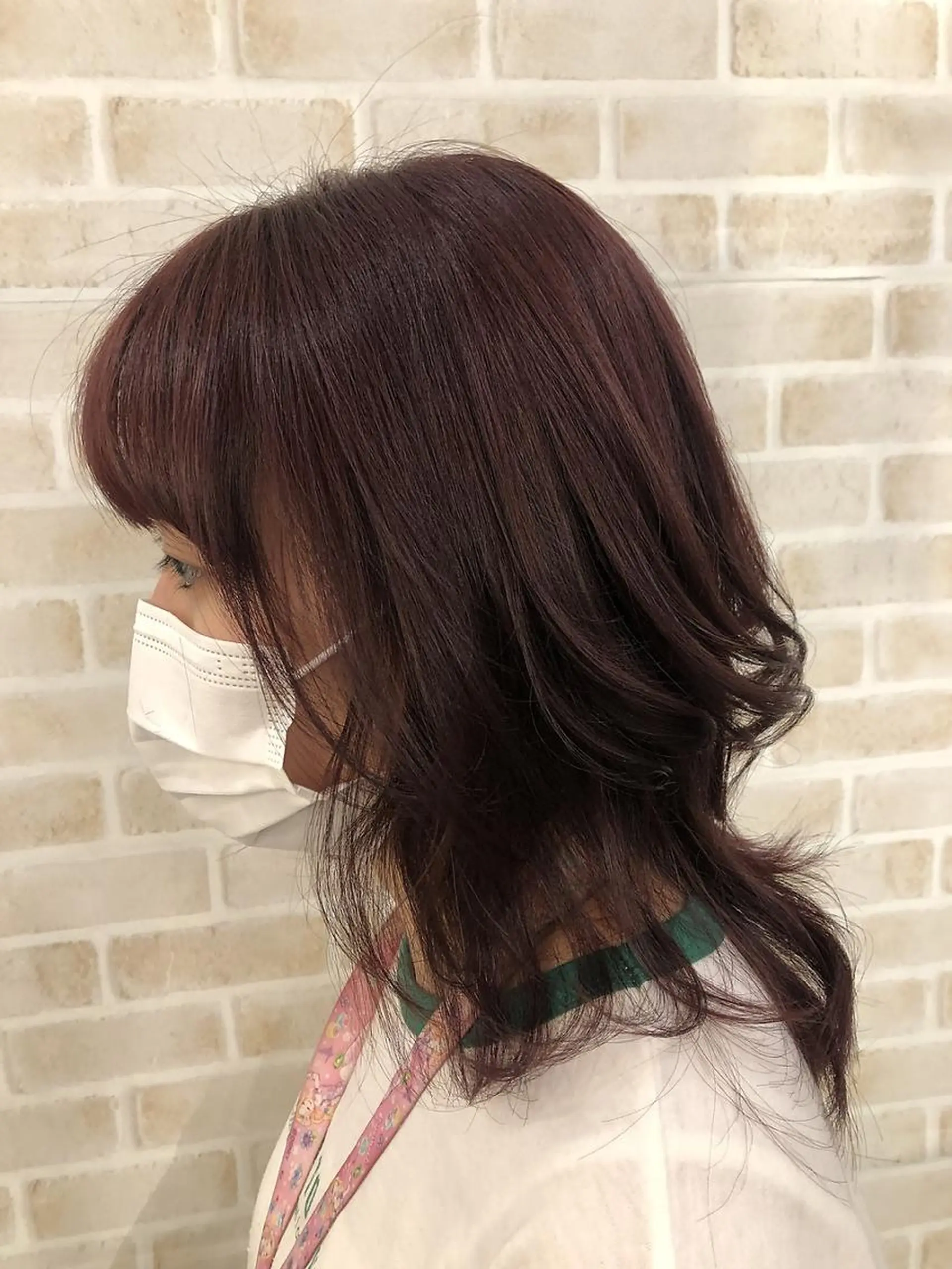 ミディアム カラー イヤリングカラー くびれヘア ヘアカラー トリートメント 髪質改善美容師🐥 艶だし職人/薄野大輔のヘアスタイル