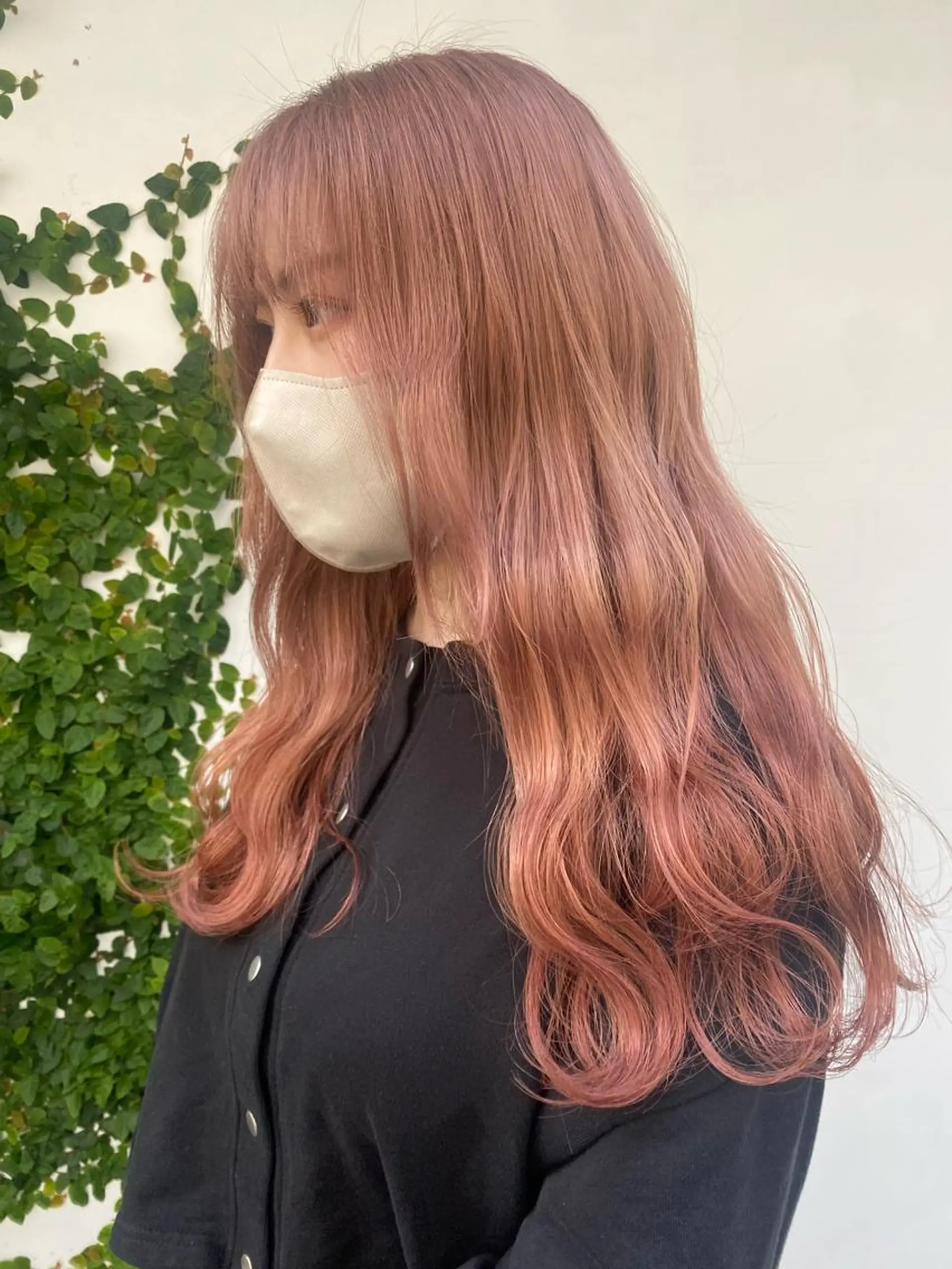 ロング カラー ベージュカラー ピンクカラー ピンクベージュ NATSUKI😸 ‪✂︎‬南森町美容室のヘアスタイル