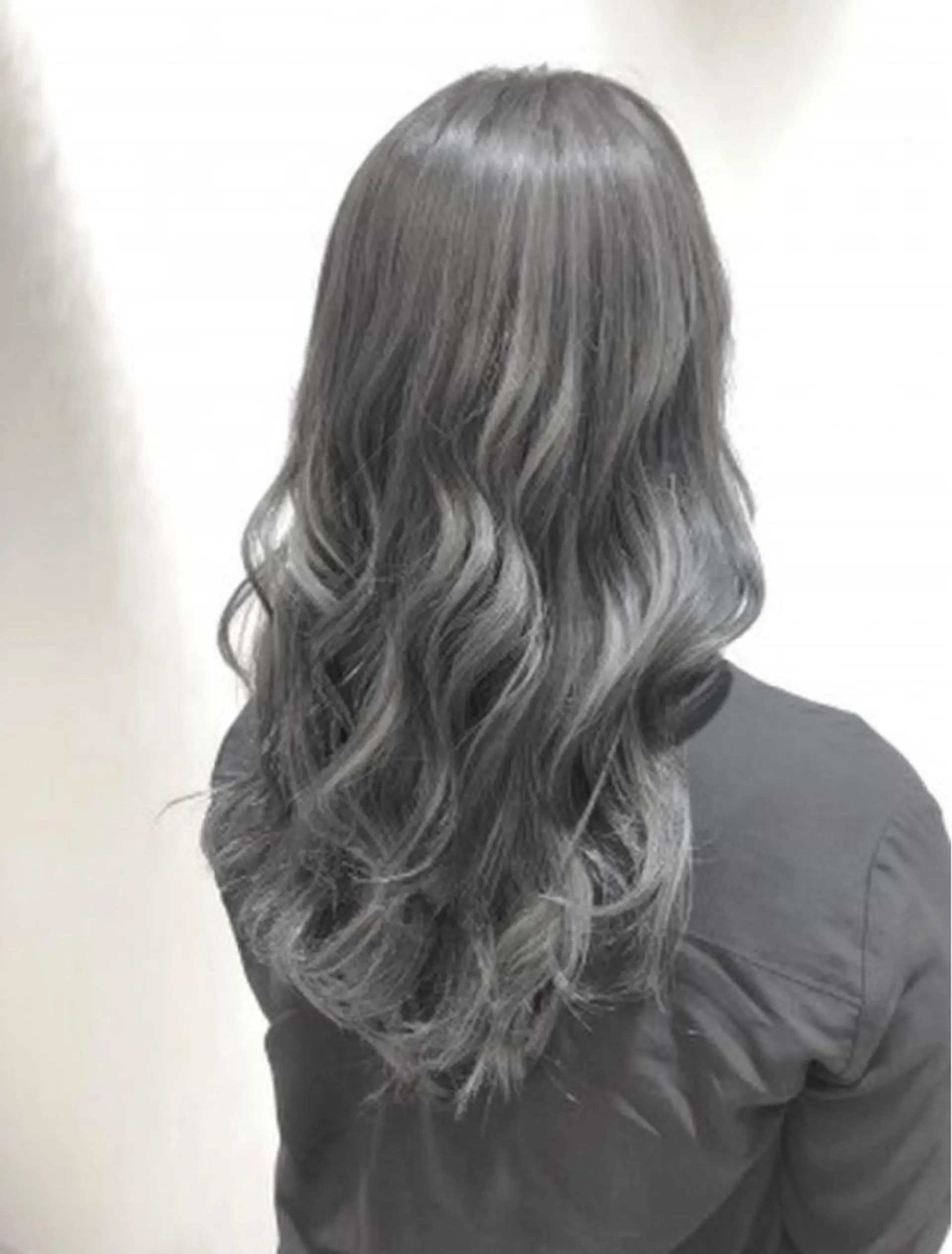 ロング 福元友梨 ディレクター✂️のヘアスタイル