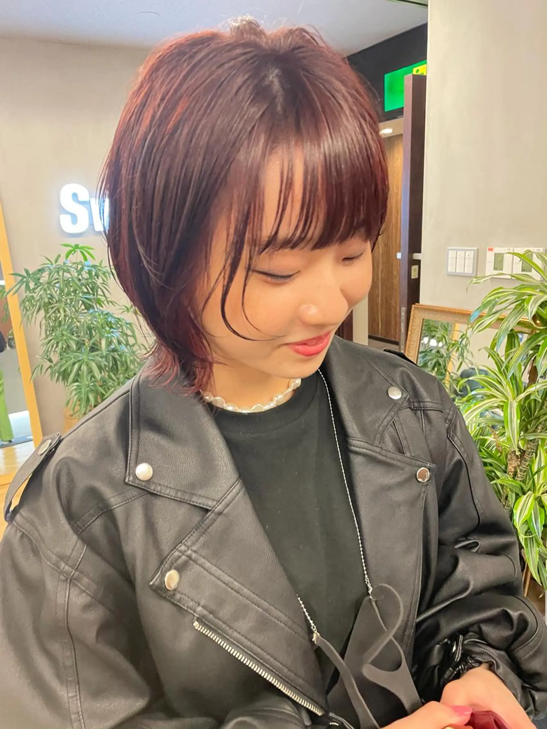 ミディアム カラー ベージュカラー ピンクカラー ピンクベージュ 顔周りカット ウルフカット カット ヘアカラー トリートメント tatsumi/ボブ ウルフ/レイヤーのヘアスタイル